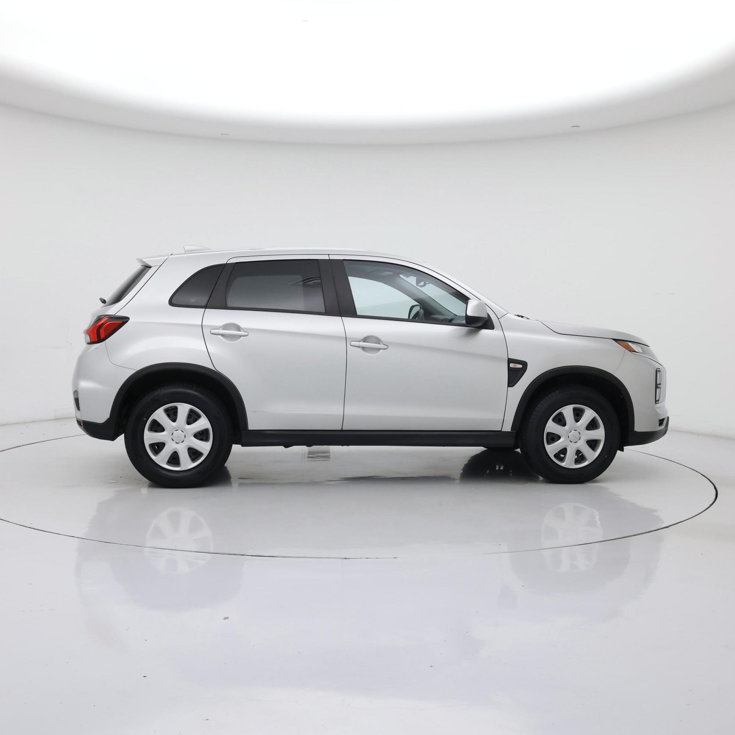 Thumbnail: 2023 Mitsubishi Outlander Sport - 7