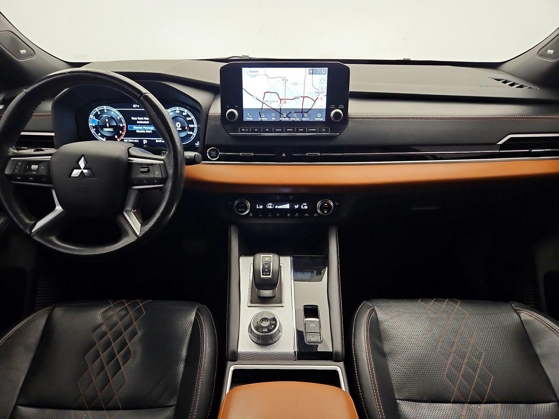Thumbnail: 2022 Mitsubishi Outlander - 9