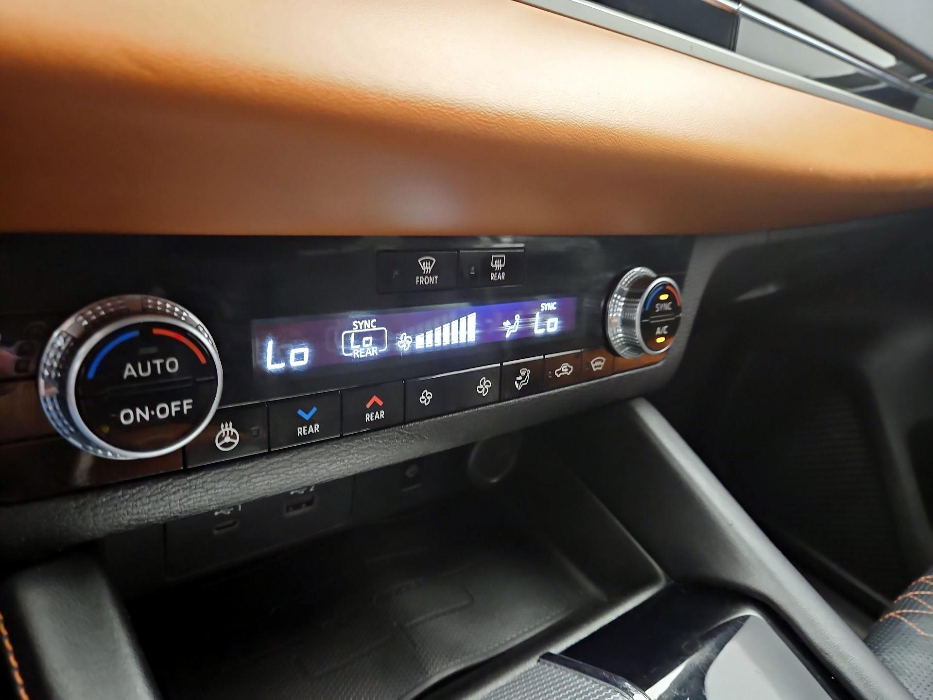Thumbnail: 2022 Mitsubishi Outlander - 17