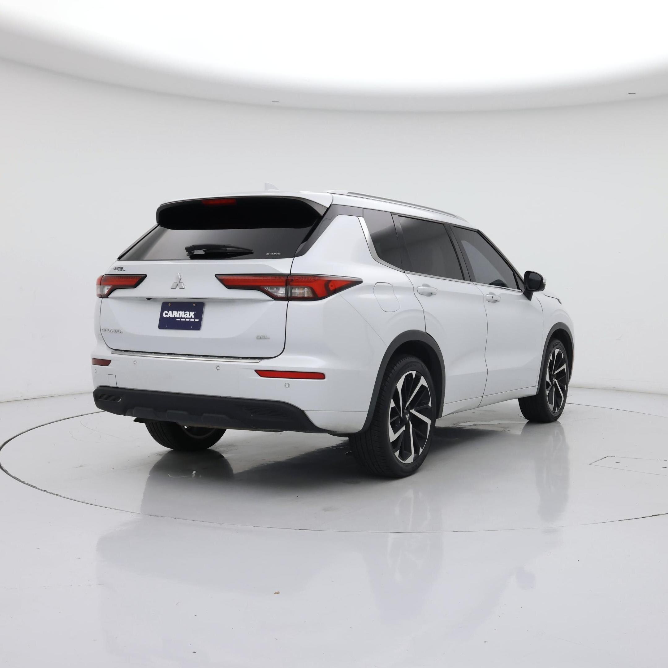 Thumbnail: 2022 Mitsubishi Outlander - 8