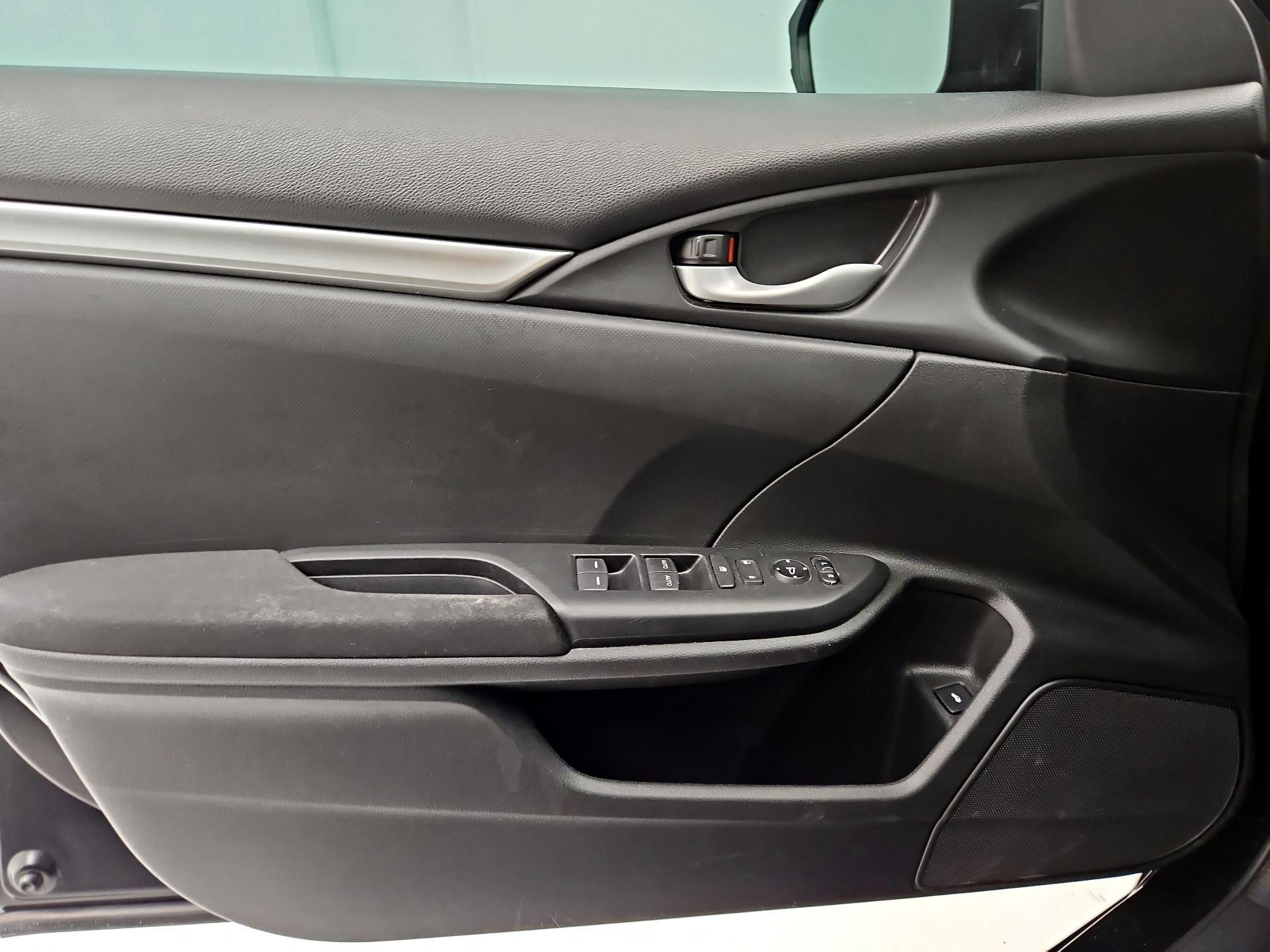 Thumbnail: 2017 Honda Civic - 12