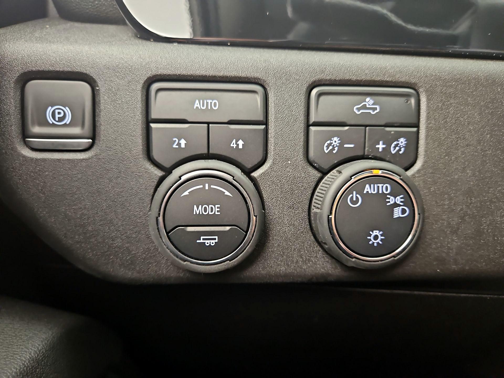 Thumbnail: 2025 Chevrolet Silverado 1500 - 13