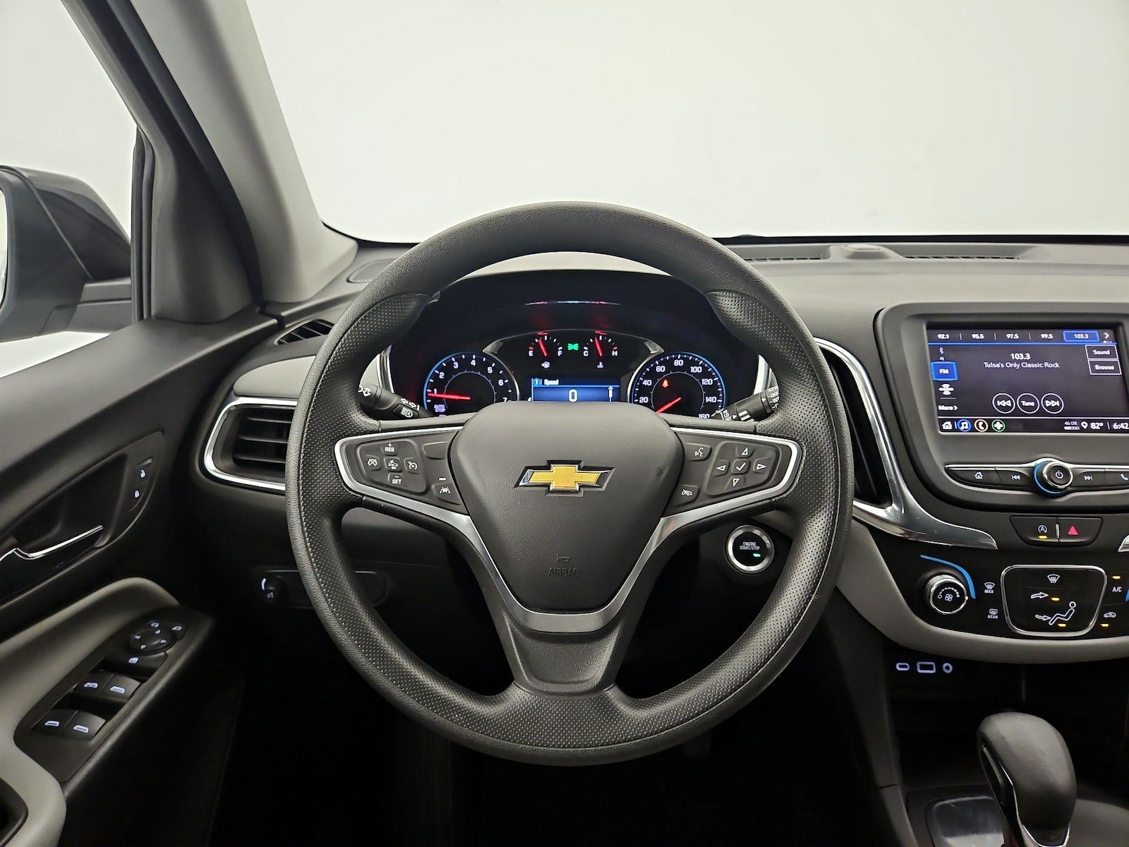 2023 Chevrolet Equinox LT - Photo 11