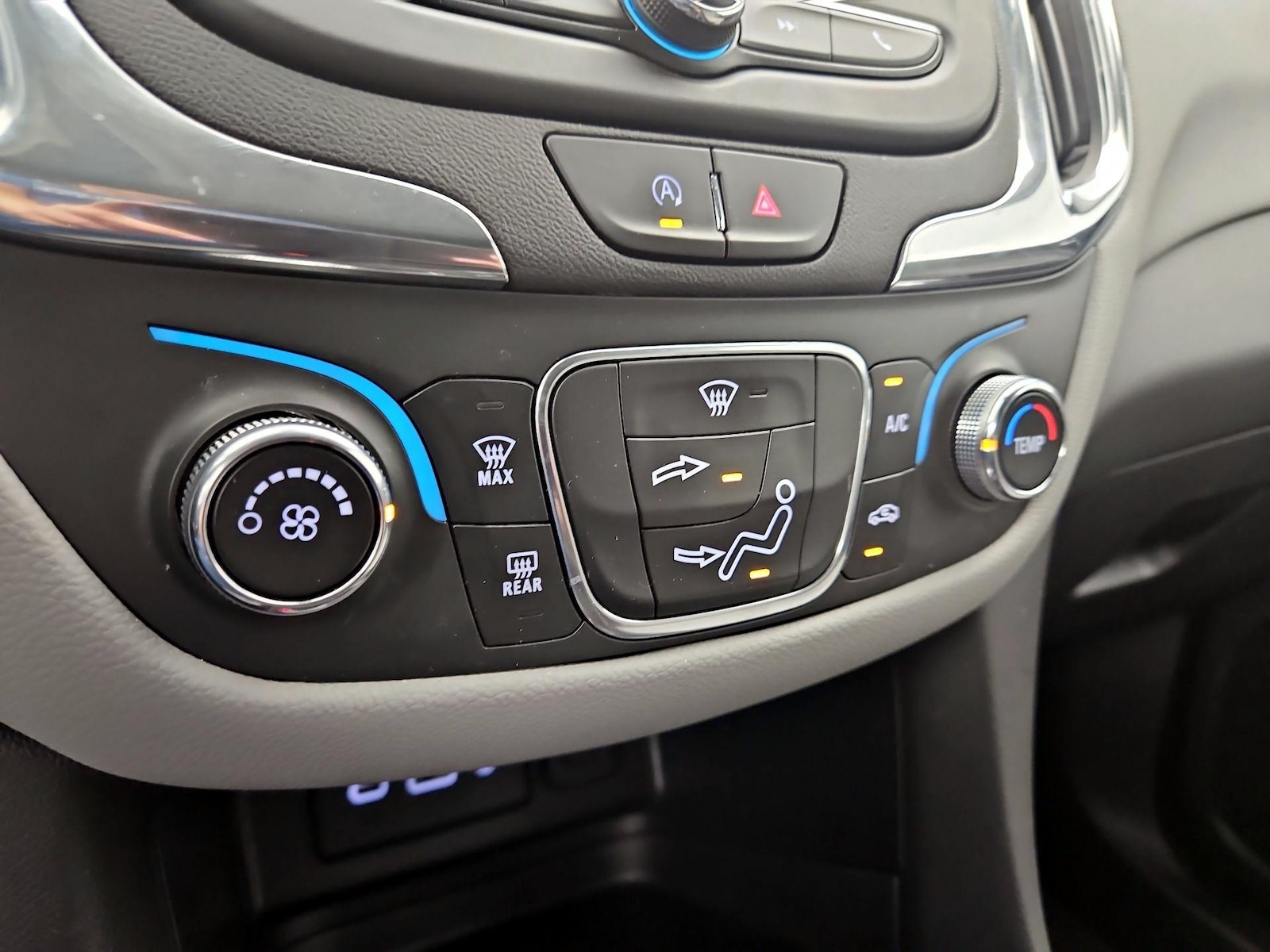 2023 Chevrolet Equinox LT - Photo 17