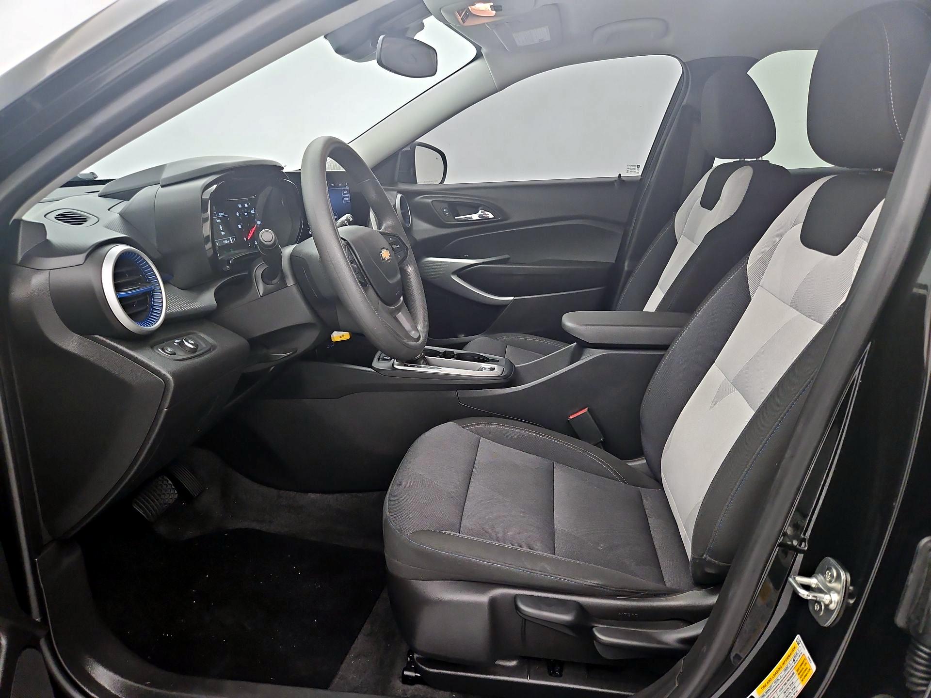 Thumbnail: 2025 Chevrolet Trax - 11