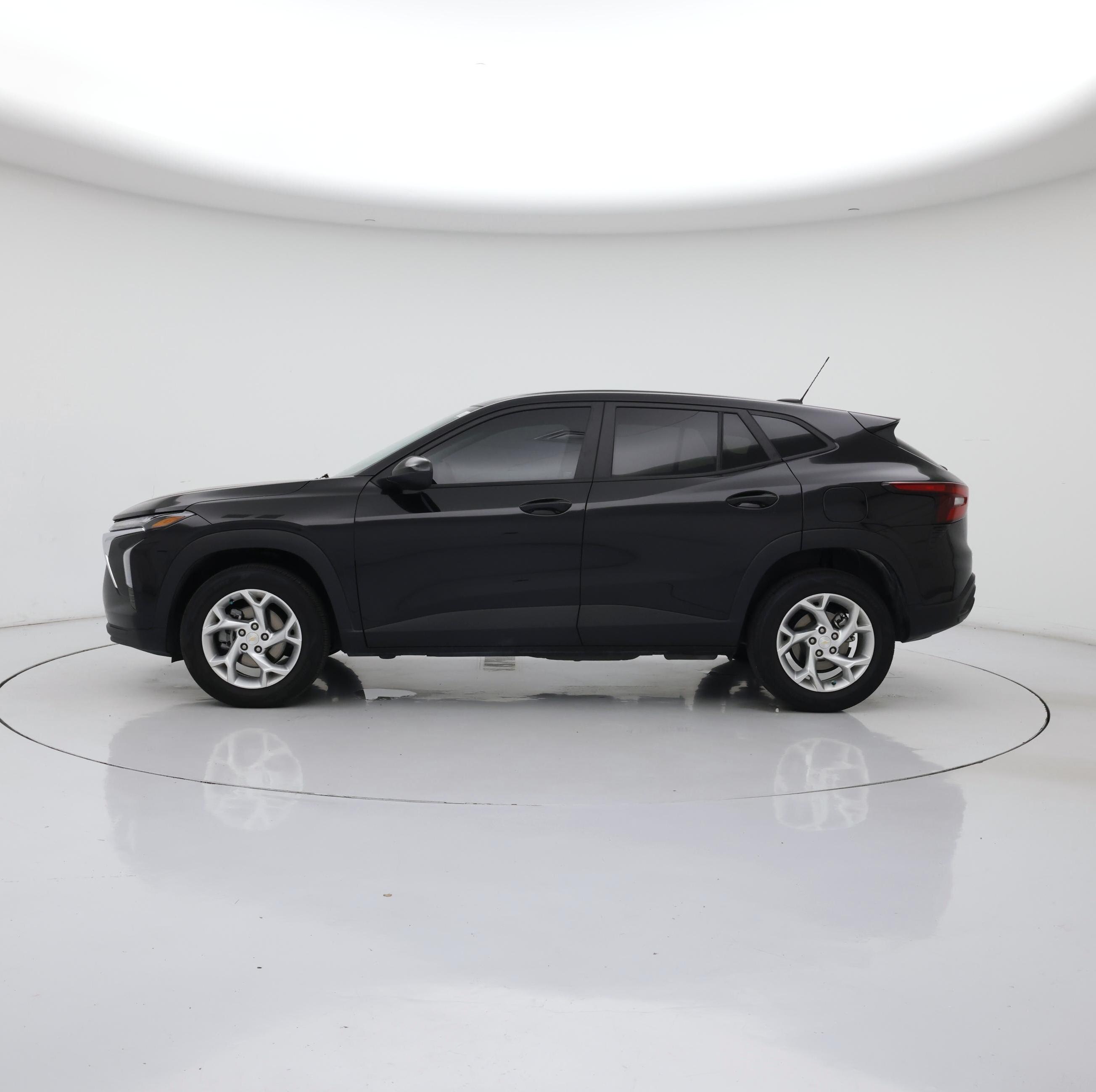 Thumbnail: 2025 Chevrolet Trax - 3