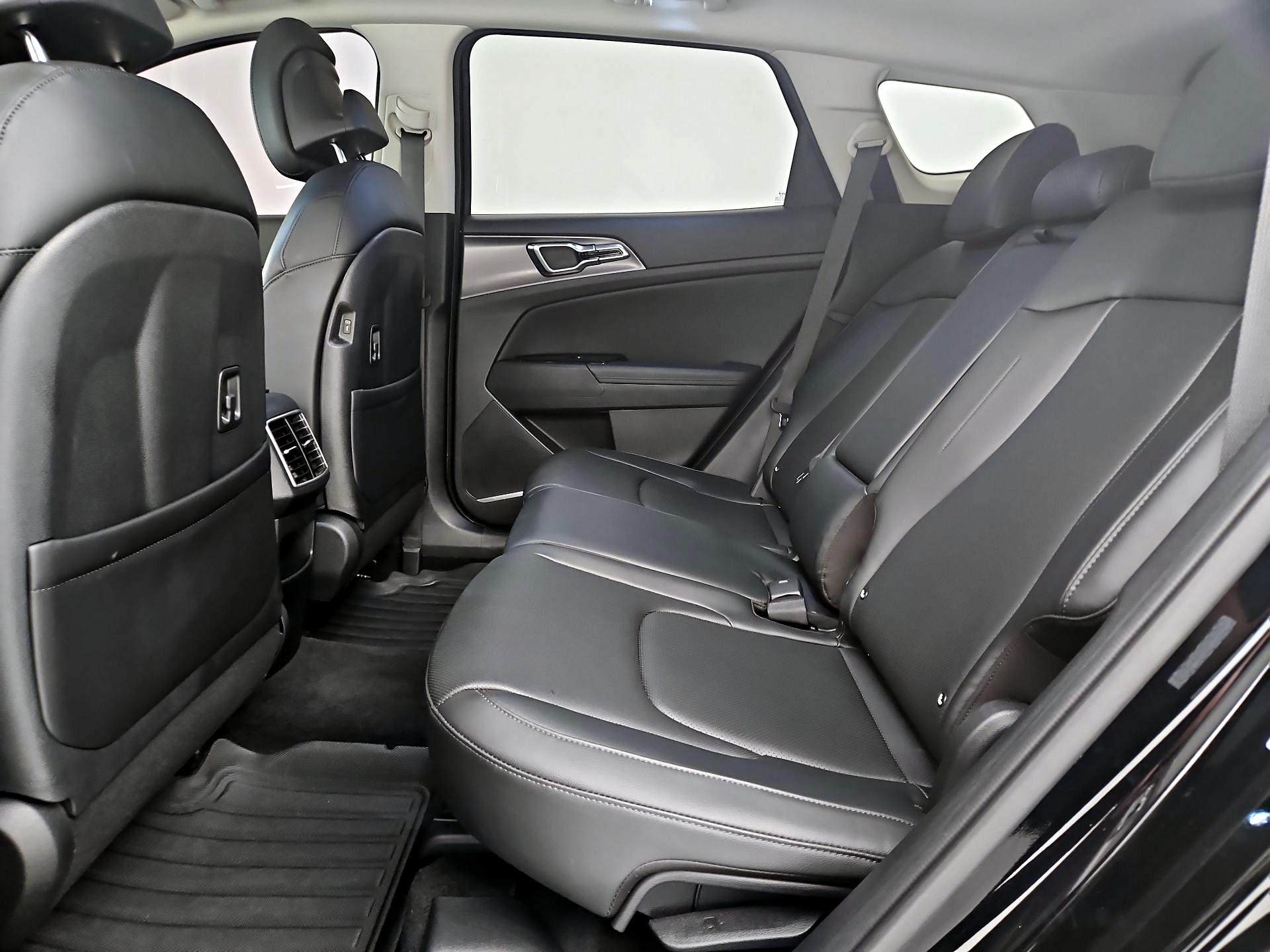 Thumbnail: 2025 Kia Sportage - 20