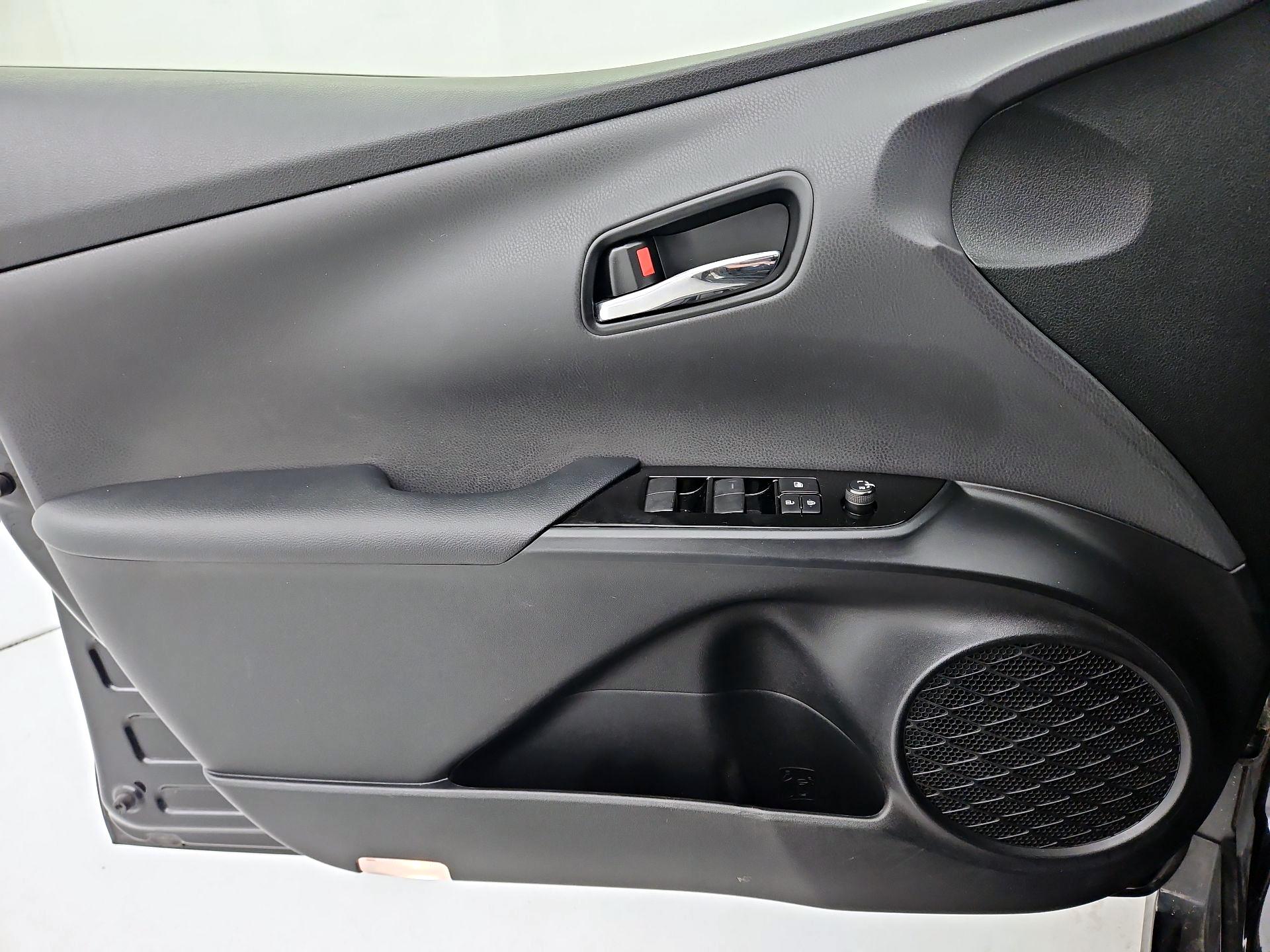 Thumbnail: 2021 Toyota Prius - 12