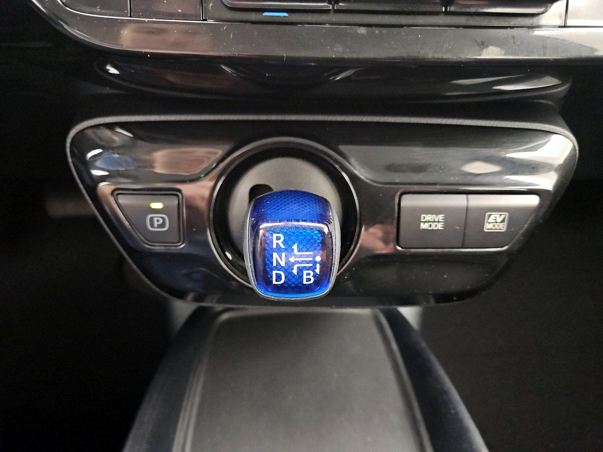 Thumbnail: 2021 Toyota Prius - 17
