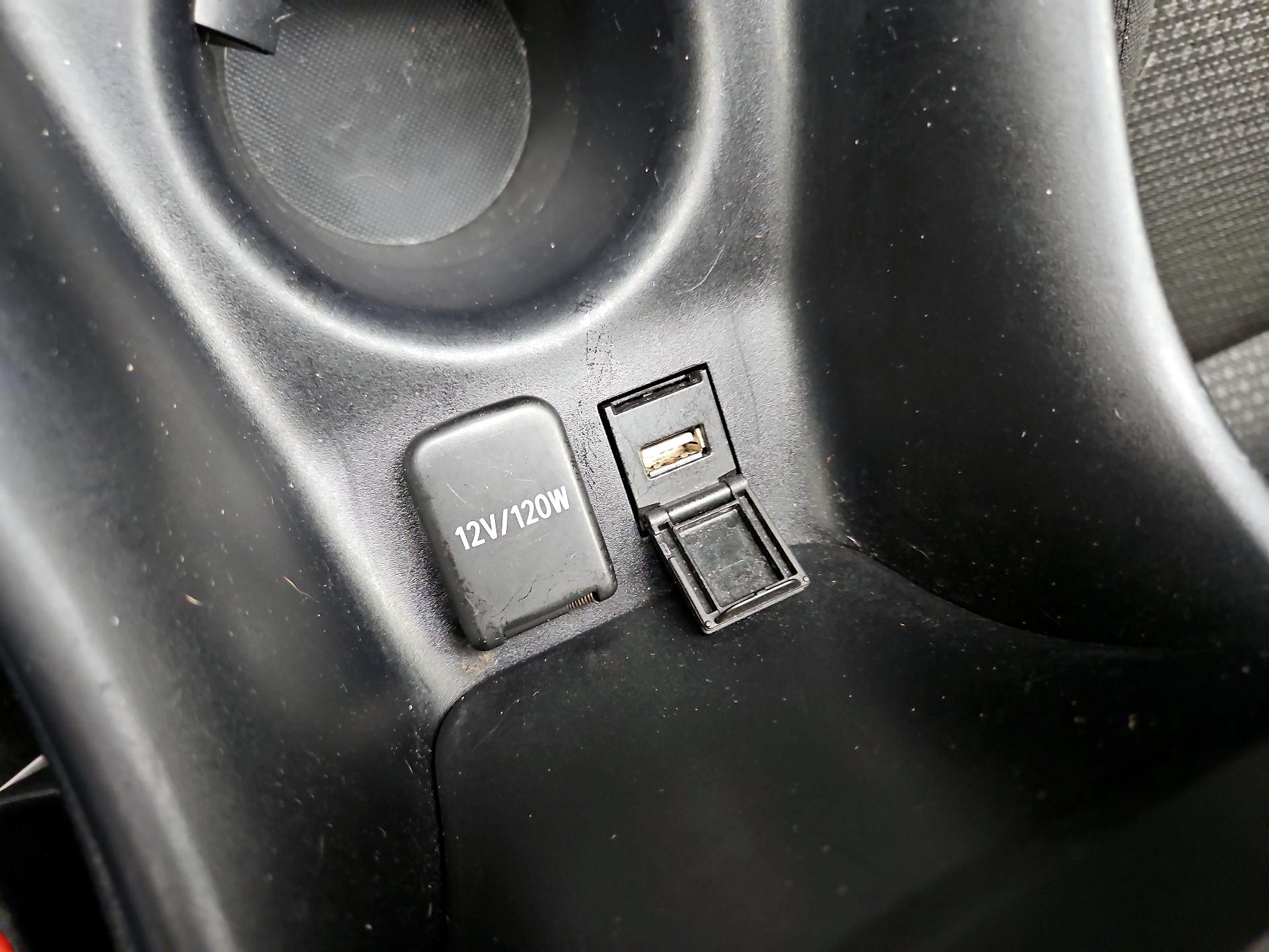 Thumbnail: 2021 Toyota Prius - 18