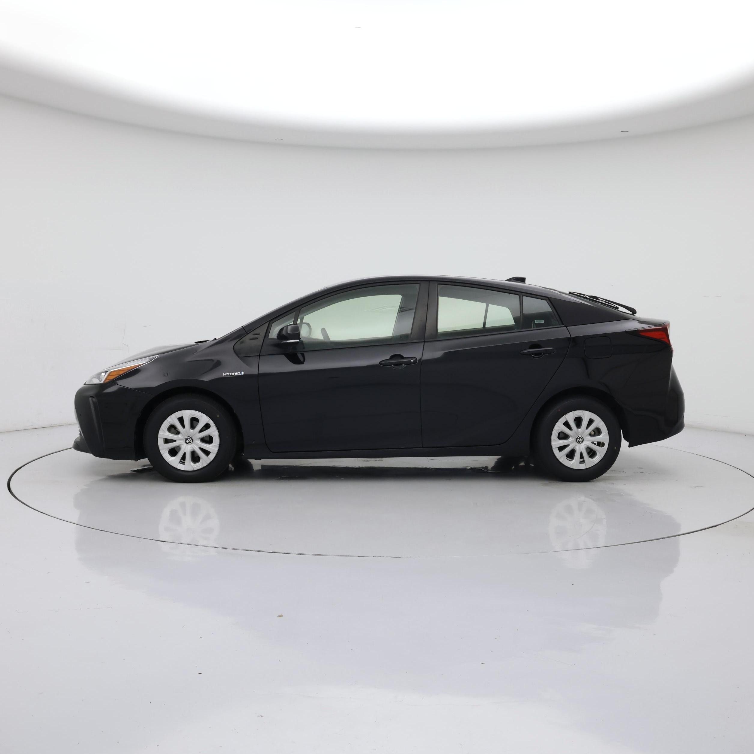 Thumbnail: 2021 Toyota Prius - 3