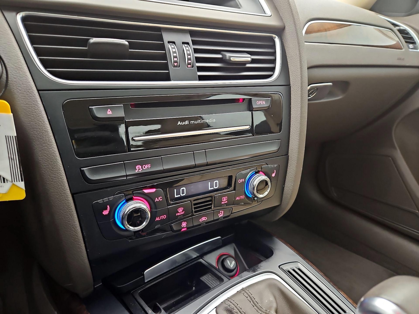 2015 Audi A4 Premium - Photo 17