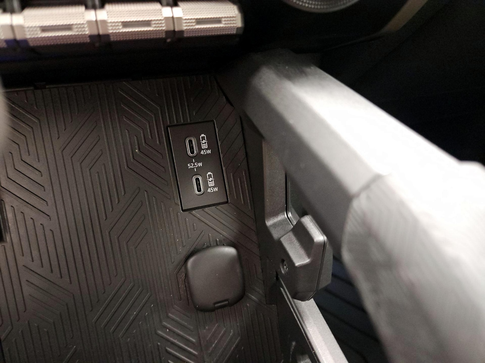 2025 Toyota Tacoma Limited - Photo 20