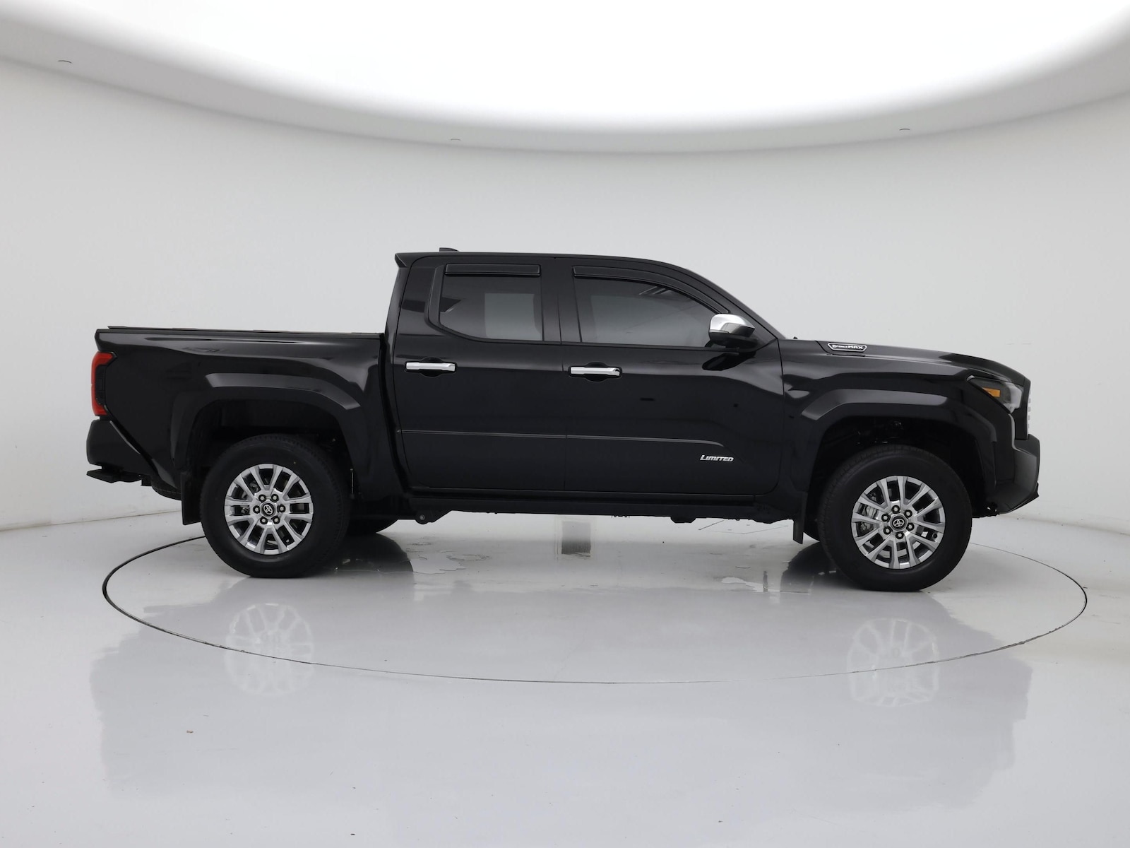 2025 Toyota Tacoma Limited - Photo 8