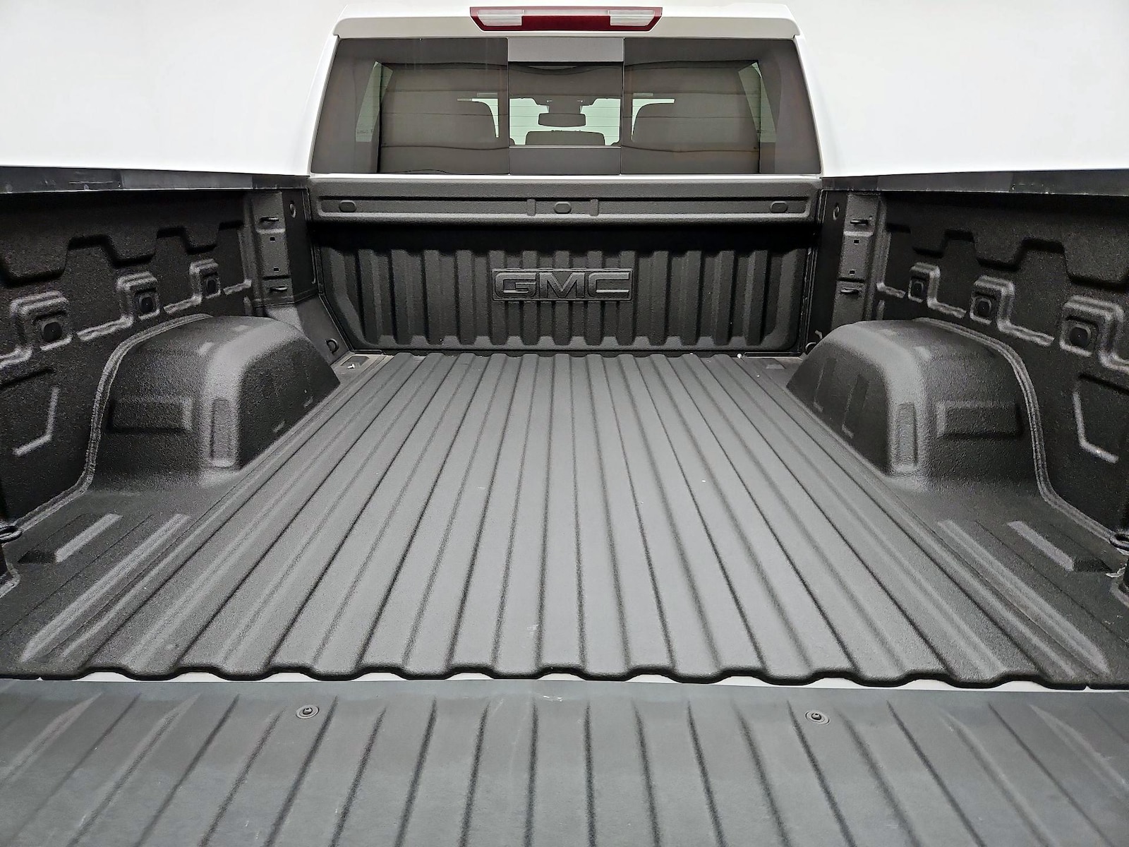 2024 GMC Sierra 1500 SLT - Photo 23