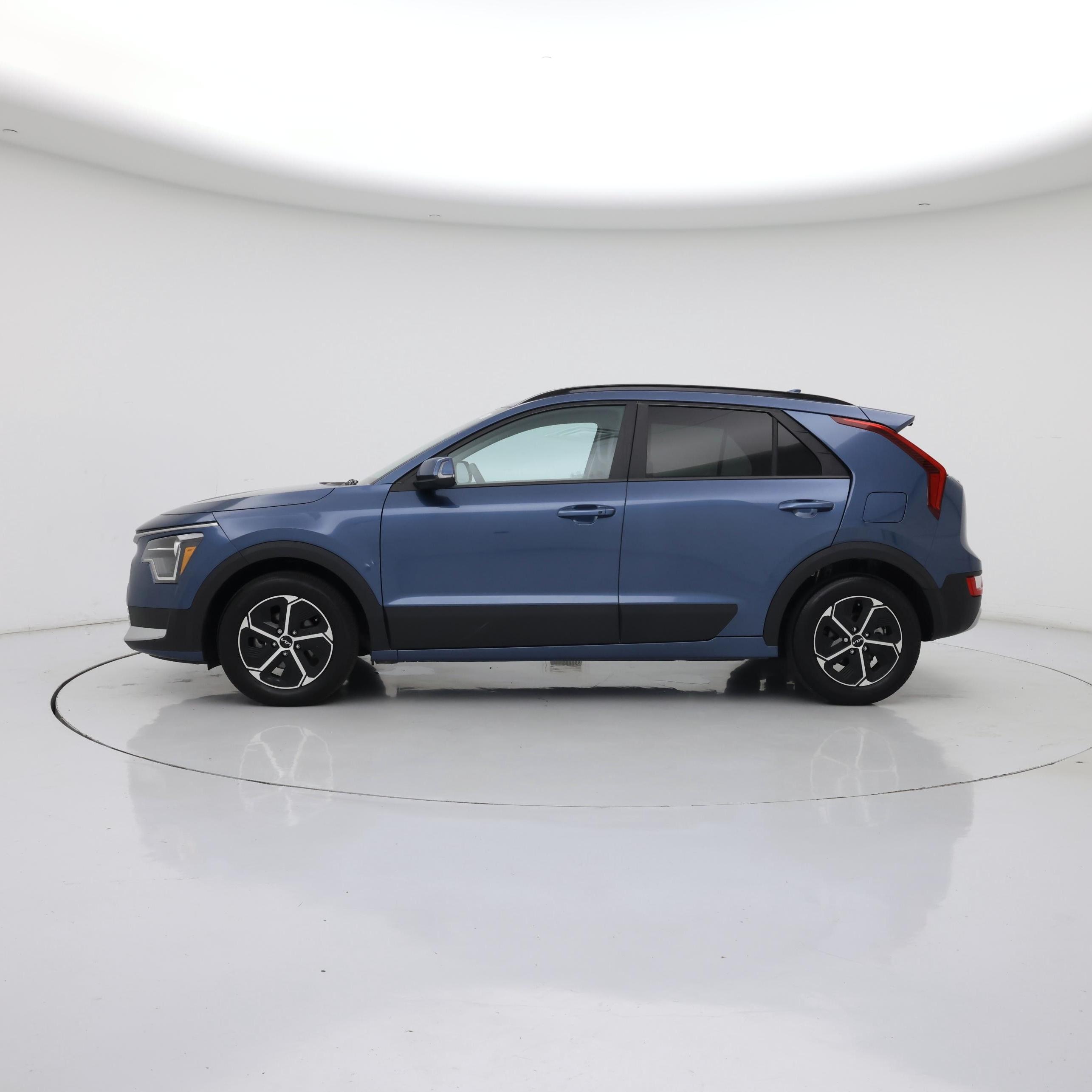 Thumbnail: 2025 Kia Niro - 3