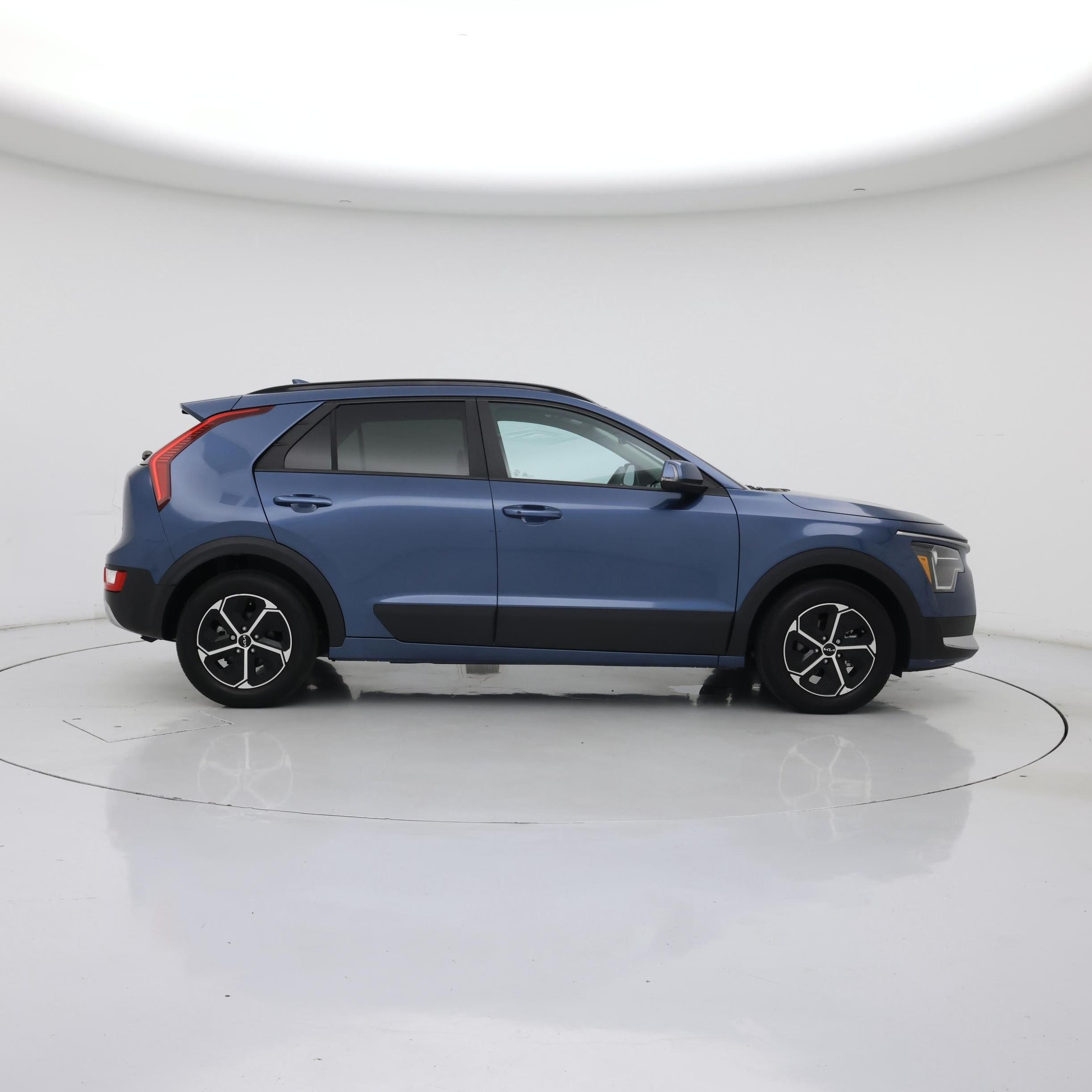 Thumbnail: 2025 Kia Niro - 7