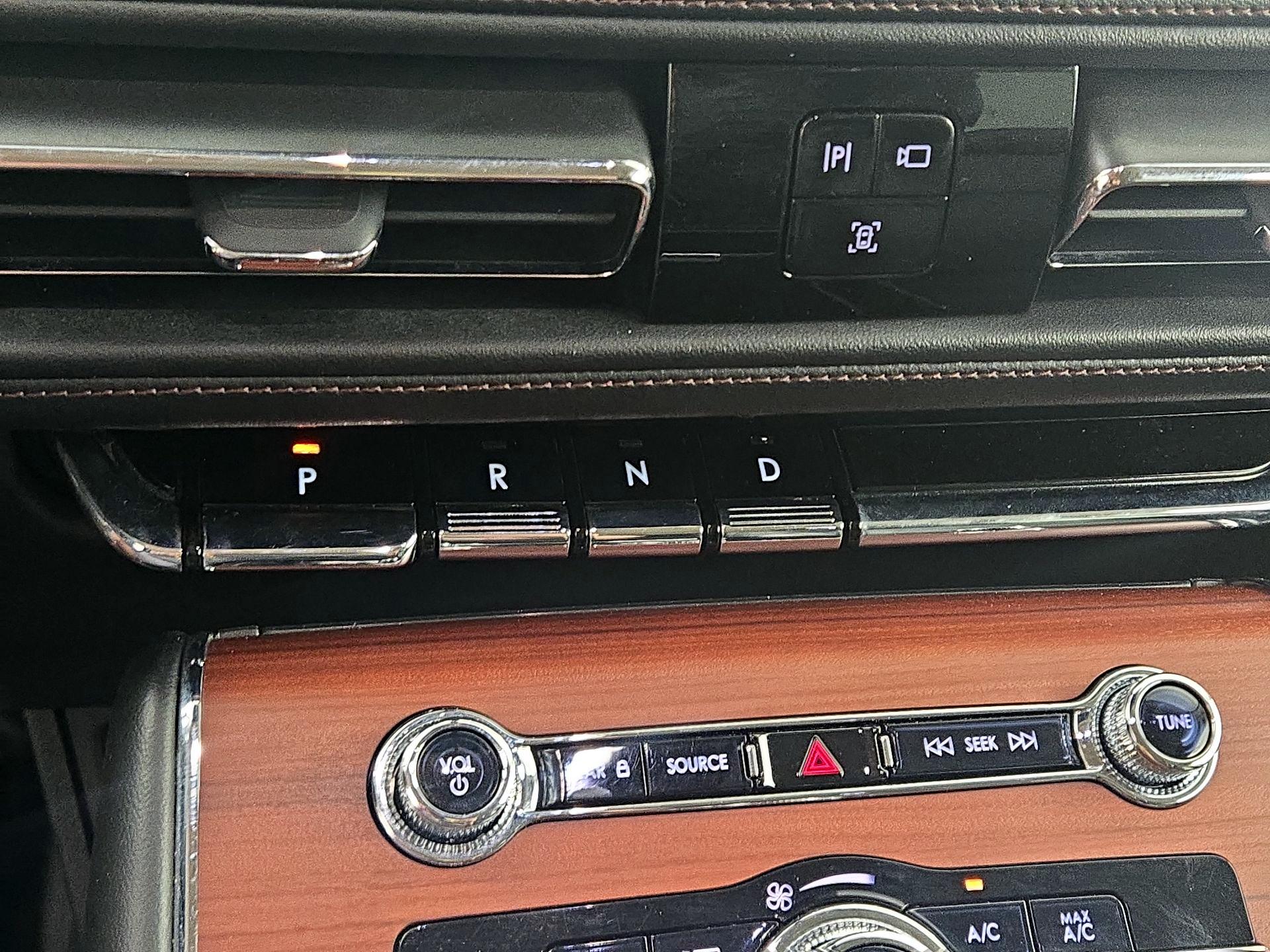 Thumbnail: 2022 Lincoln Aviator - 18