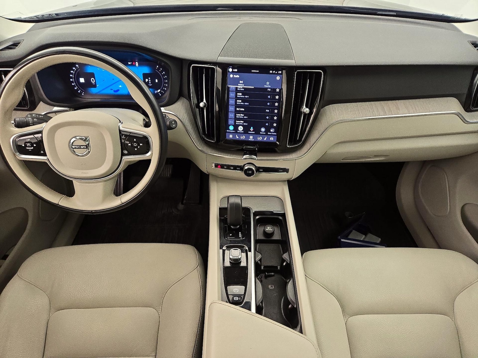 2023 Volvo XC60 Plus - Photo 10