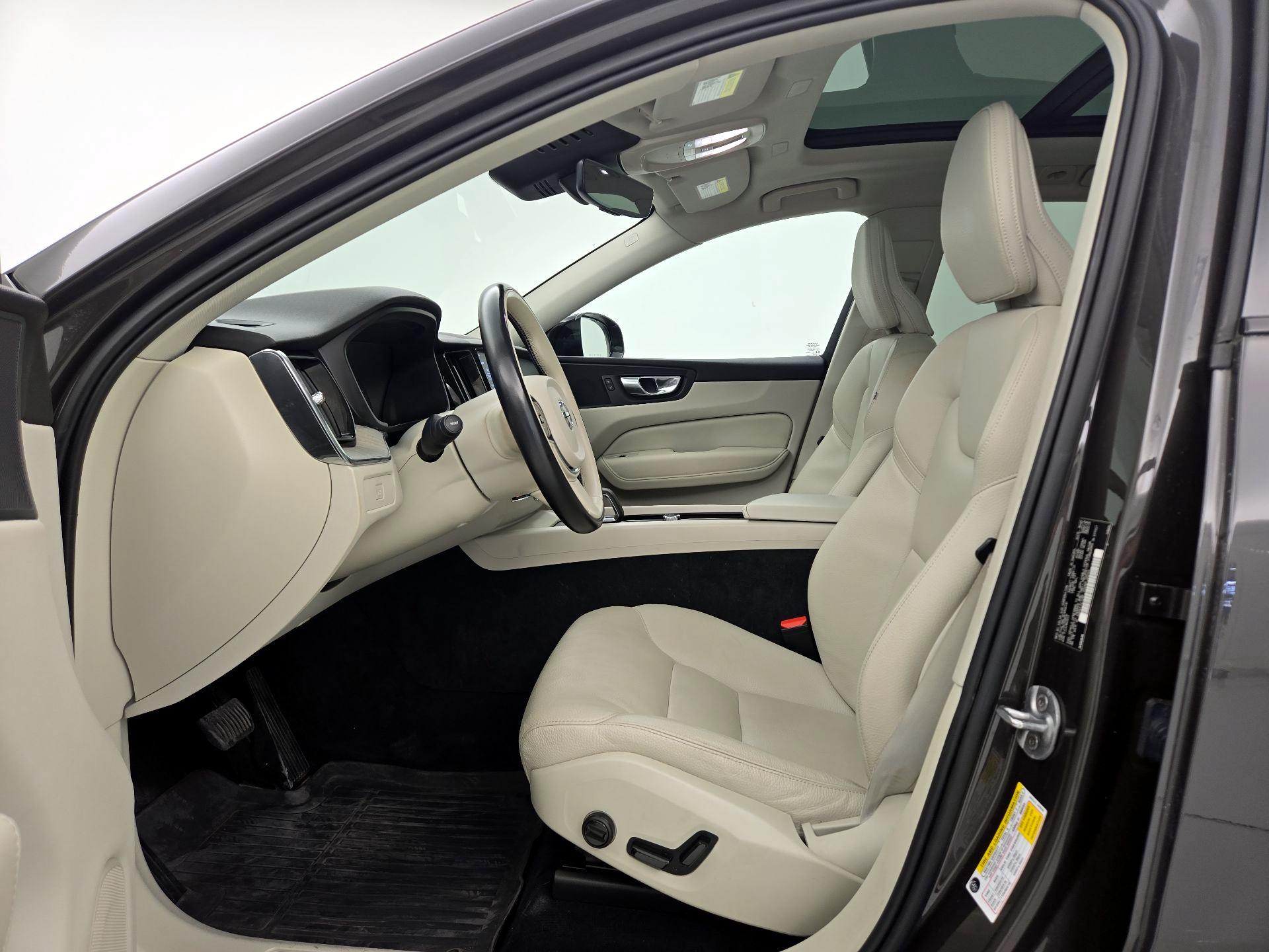 Thumbnail: 2023 Volvo XC60 - 11