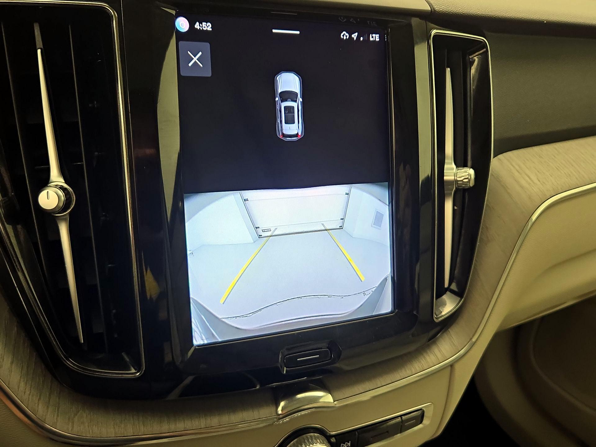 Thumbnail: 2023 Volvo XC60 - 14