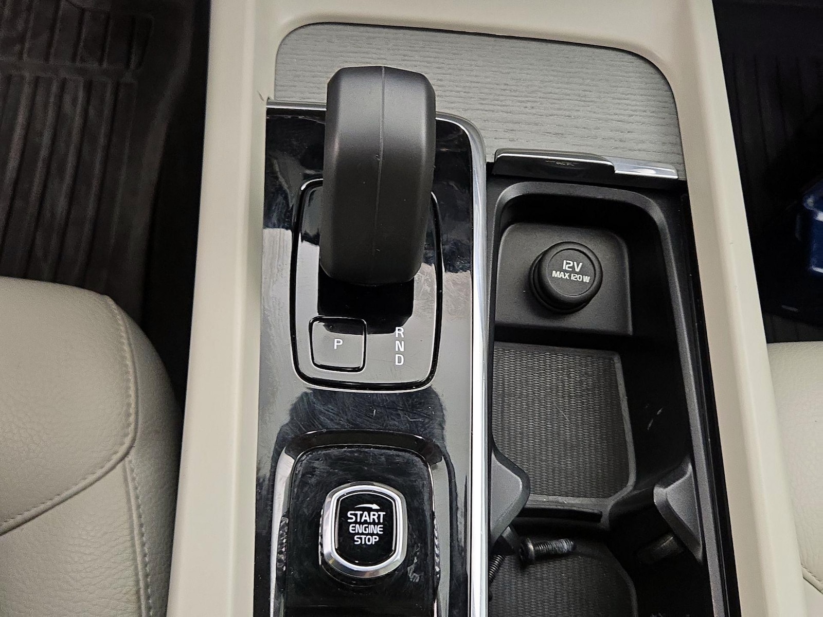 2023 Volvo XC60 Plus - Photo 18