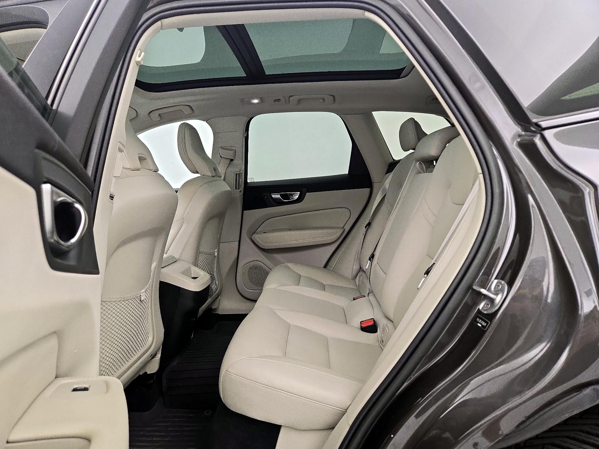 Thumbnail: 2023 Volvo XC60 - 20