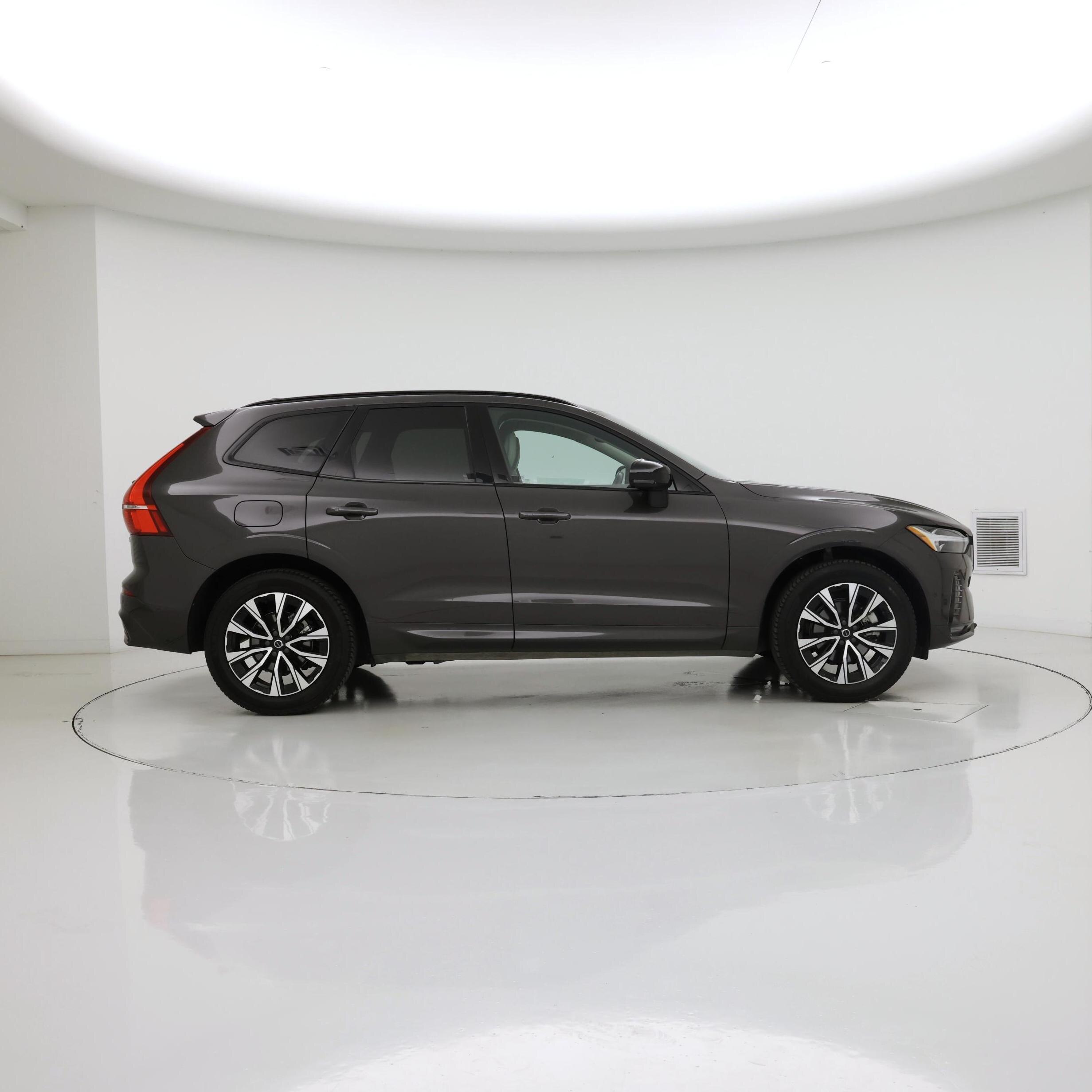 Thumbnail: 2023 Volvo XC60 - 7