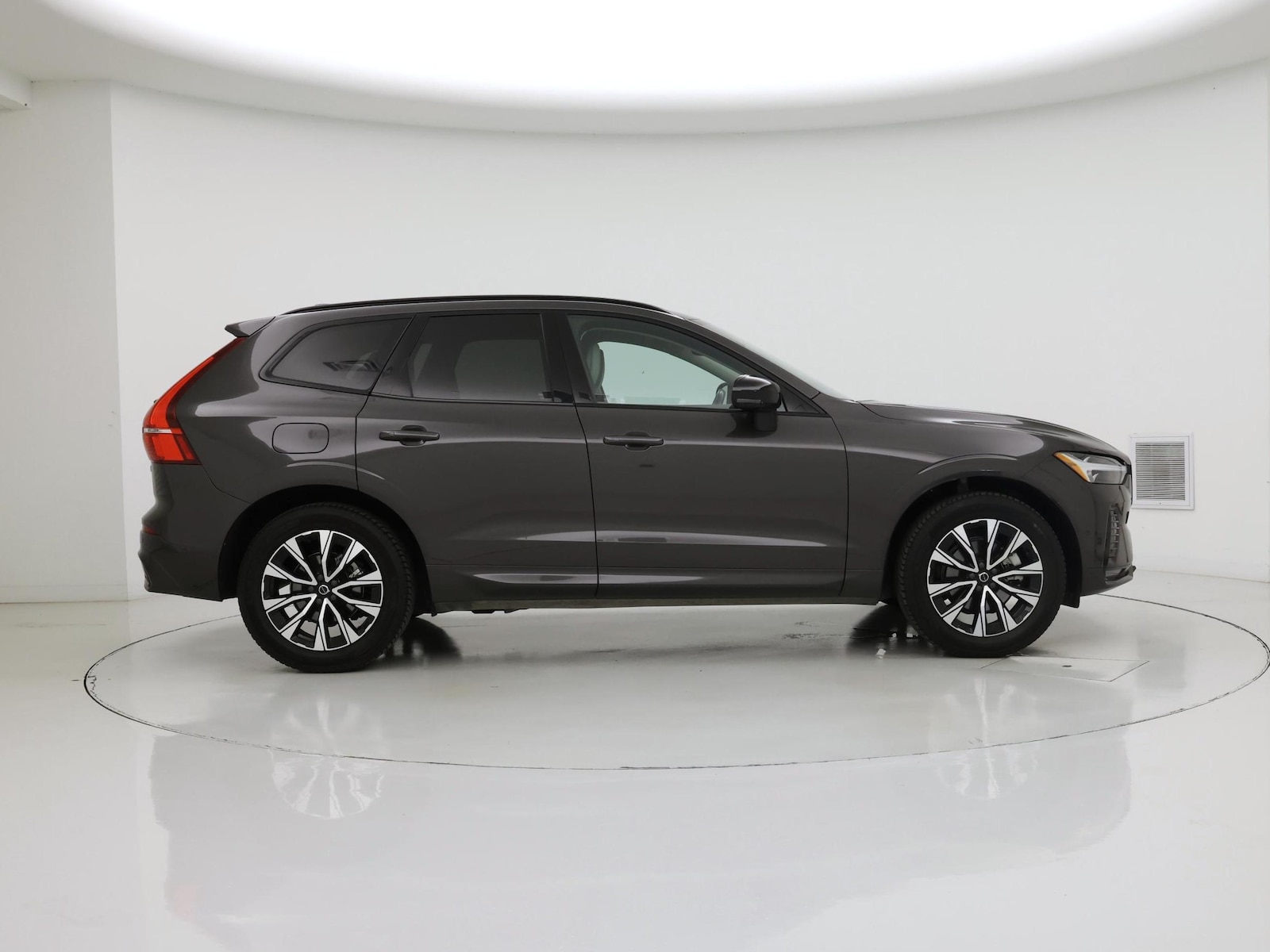 2023 Volvo XC60 Plus - Photo 8