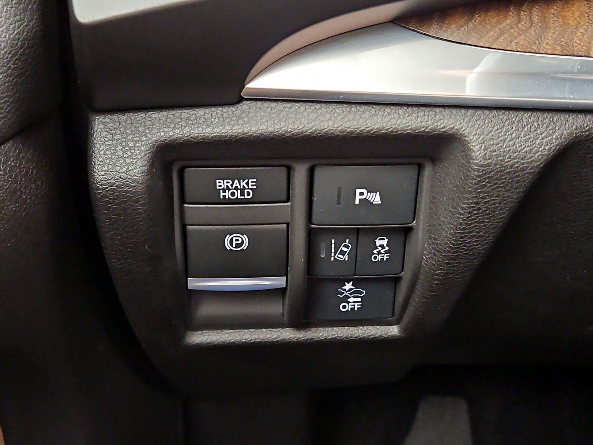 Thumbnail: 2020 Acura MDX - 13