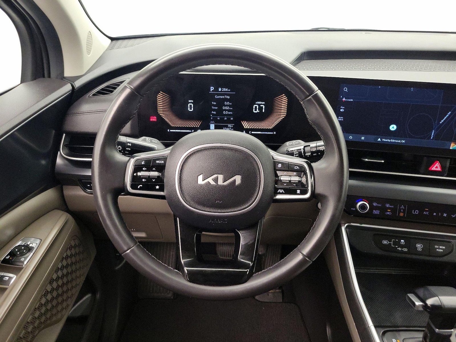 2025 Kia Carnival LXS - Photo 11