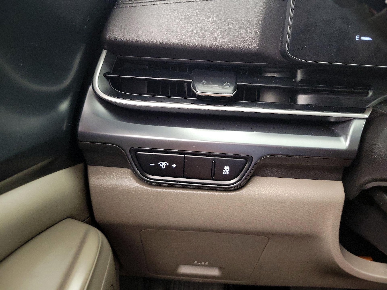 2025 Kia Carnival LXS - Photo 14