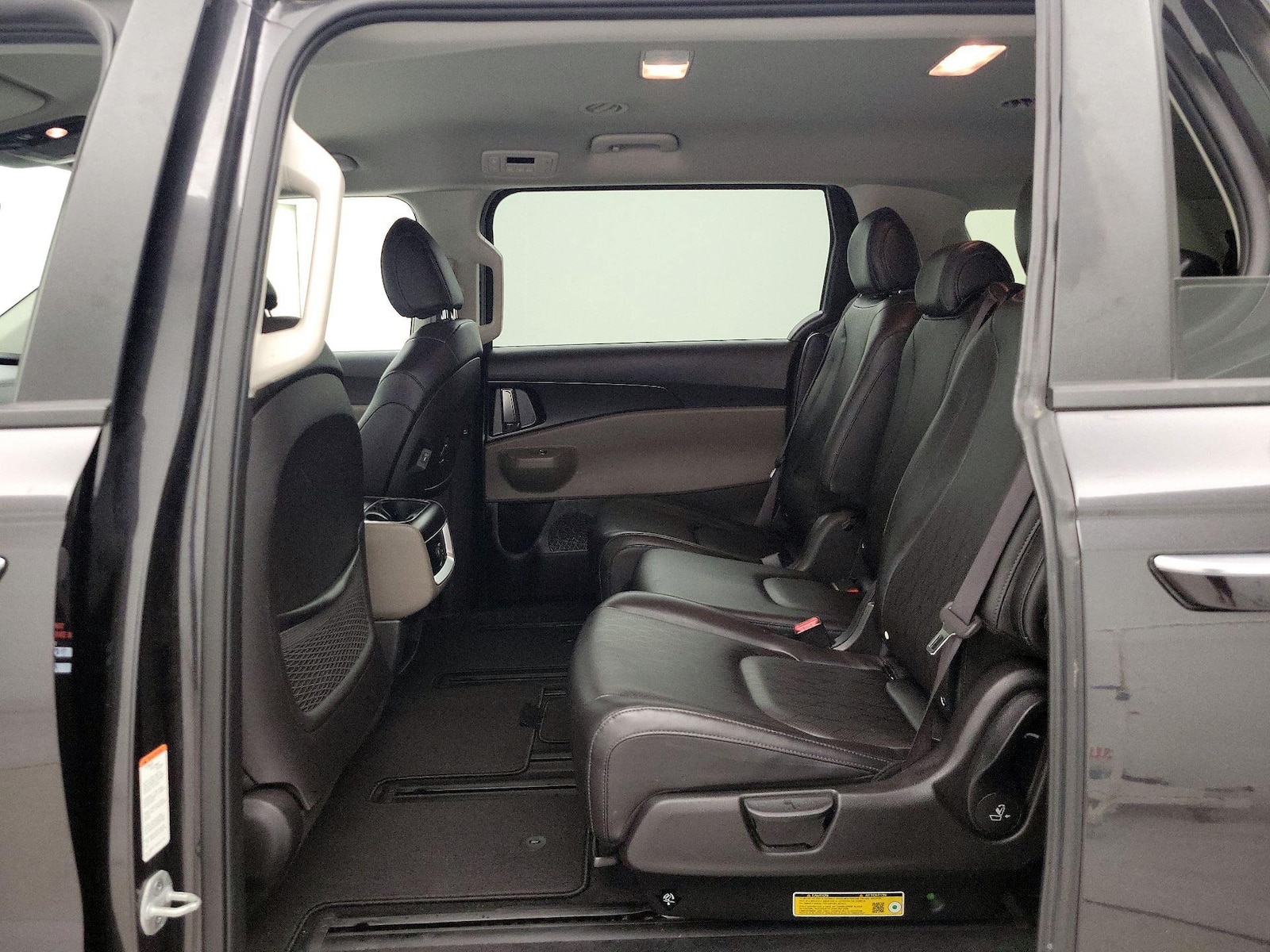 2025 Kia Carnival LXS - Photo 21