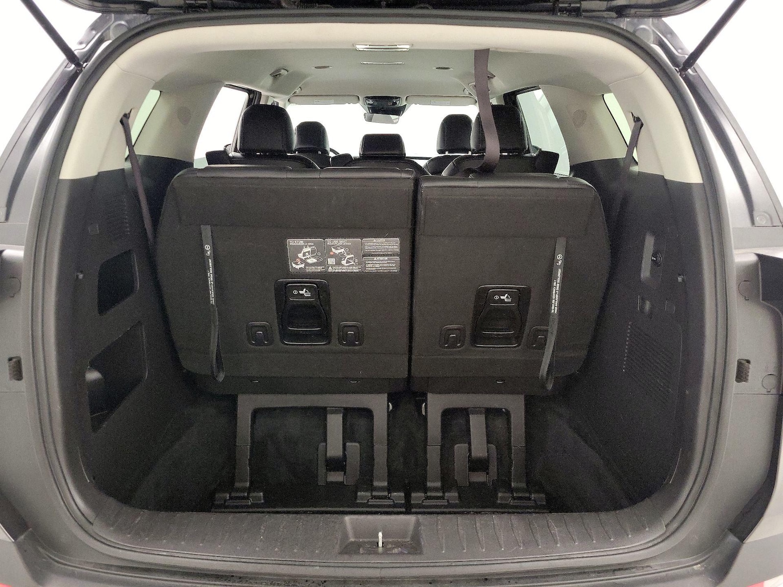 2025 Kia Carnival LXS - Photo 23