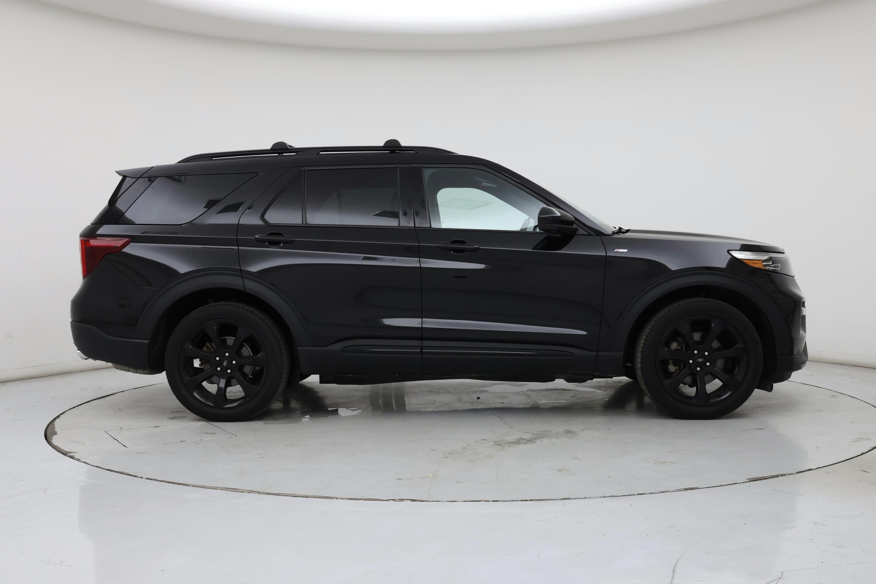 Thumbnail: 2023 Ford Explorer - 7