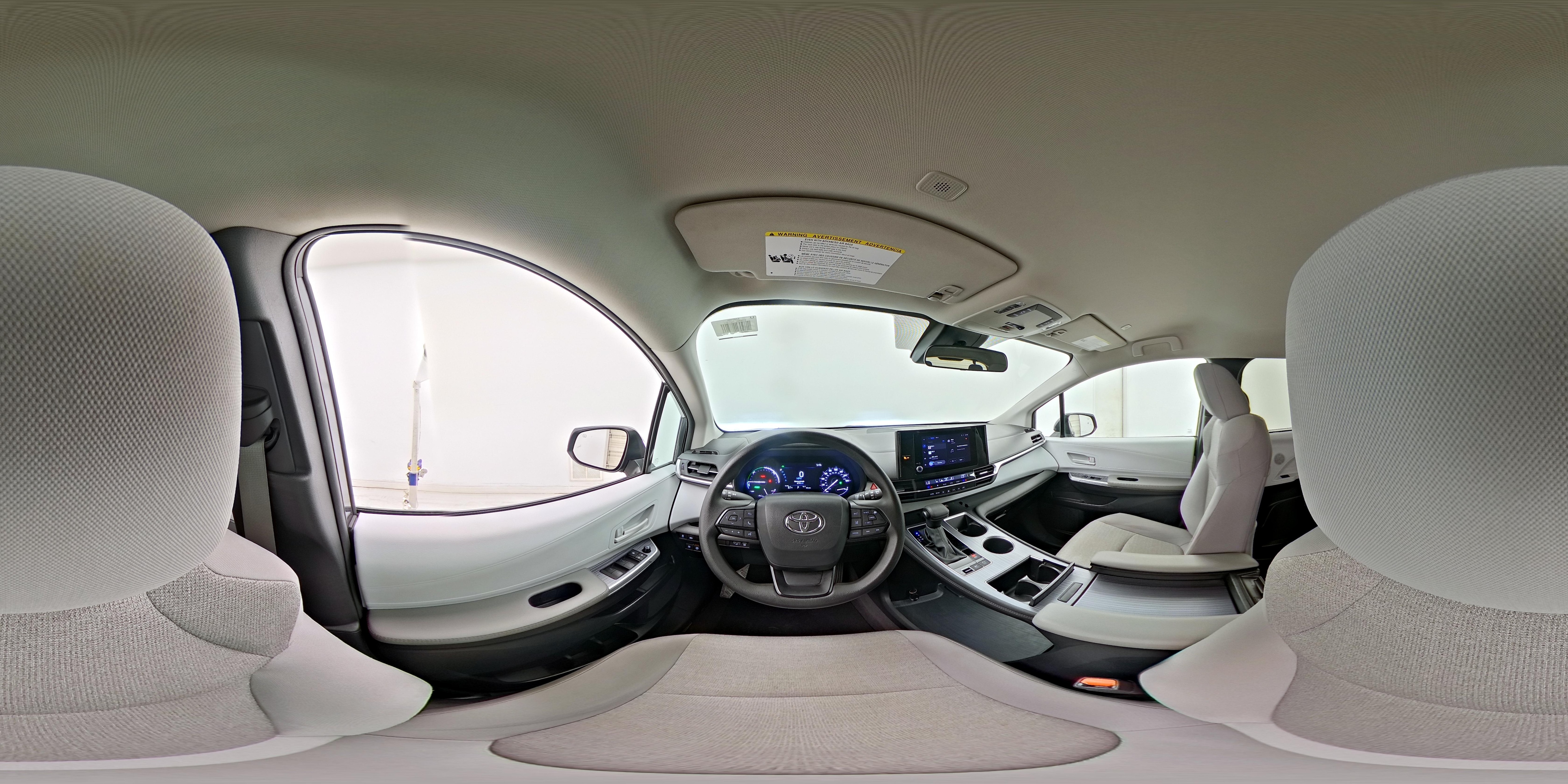 2025 Toyota Sienna LE - Photo 28
