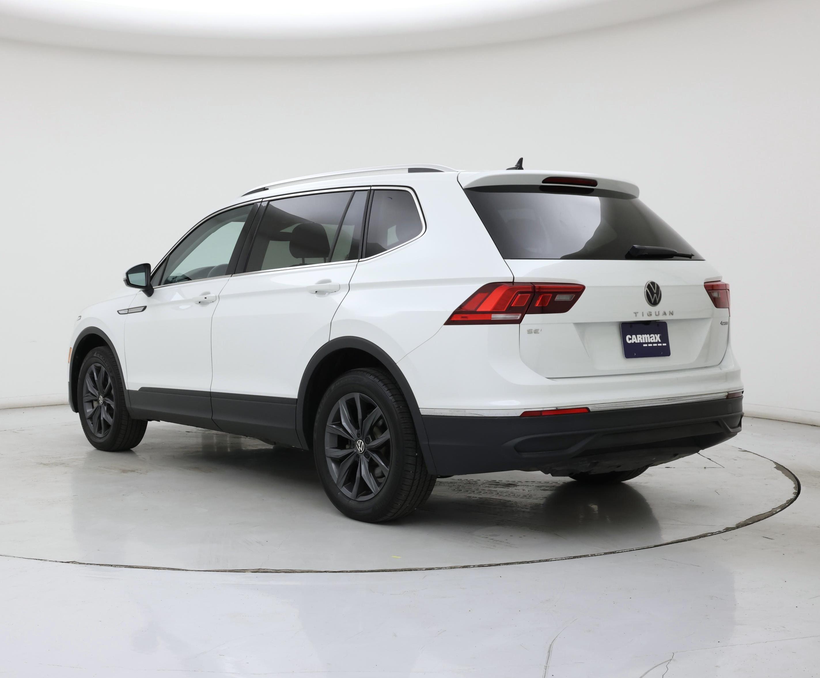 Thumbnail: 2023 Volkswagen Tiguan - 2