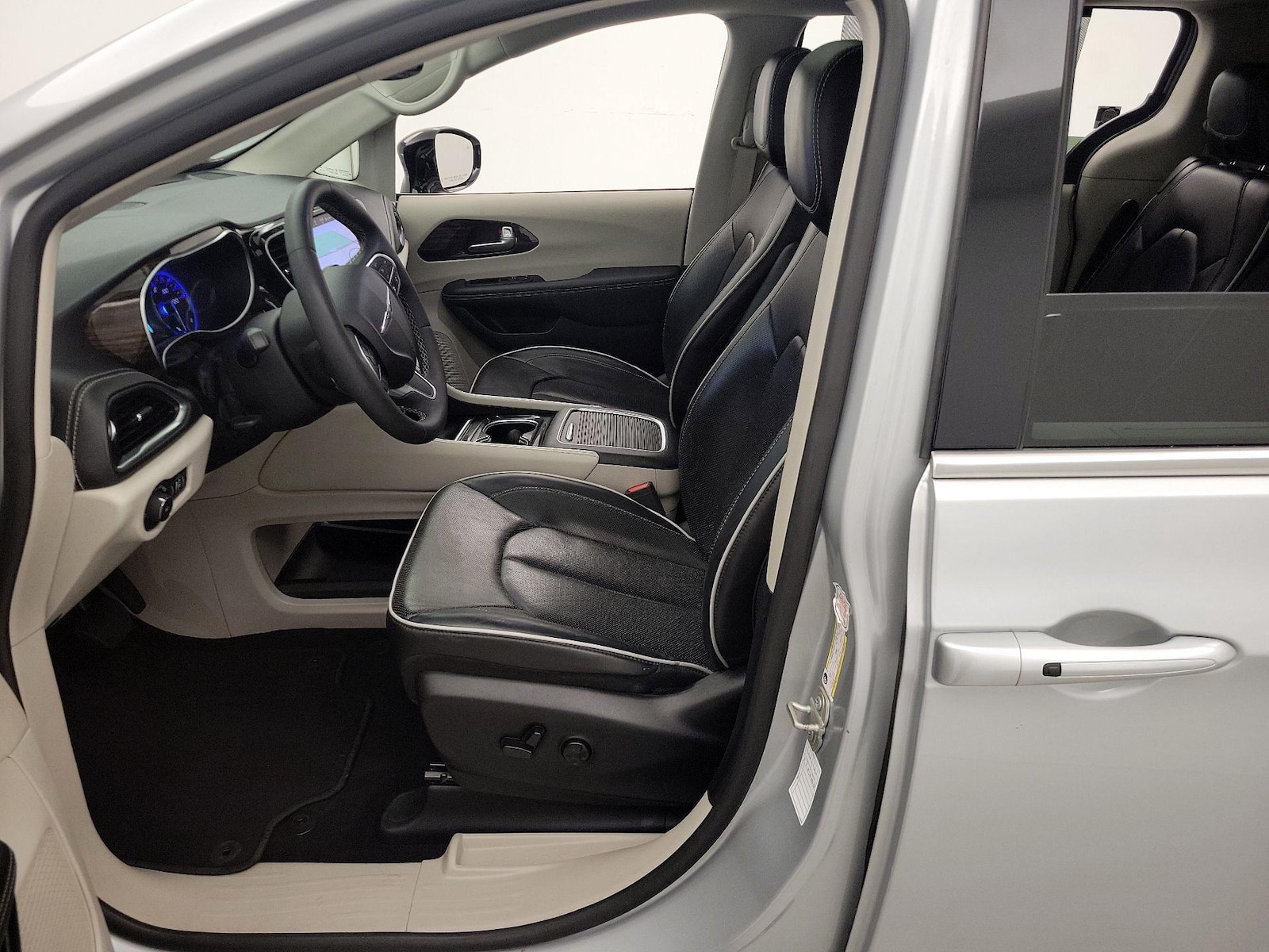2024 Chrysler Pacifica Limited - Photo 12