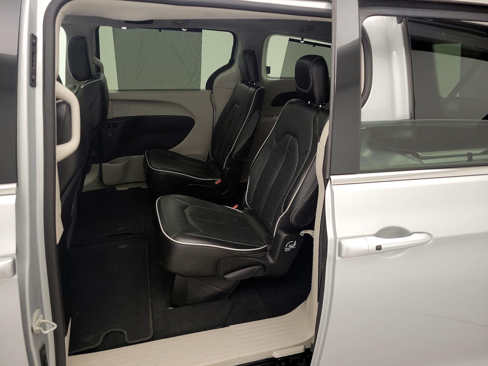 2024 Chrysler Pacifica Limited - Photo 22