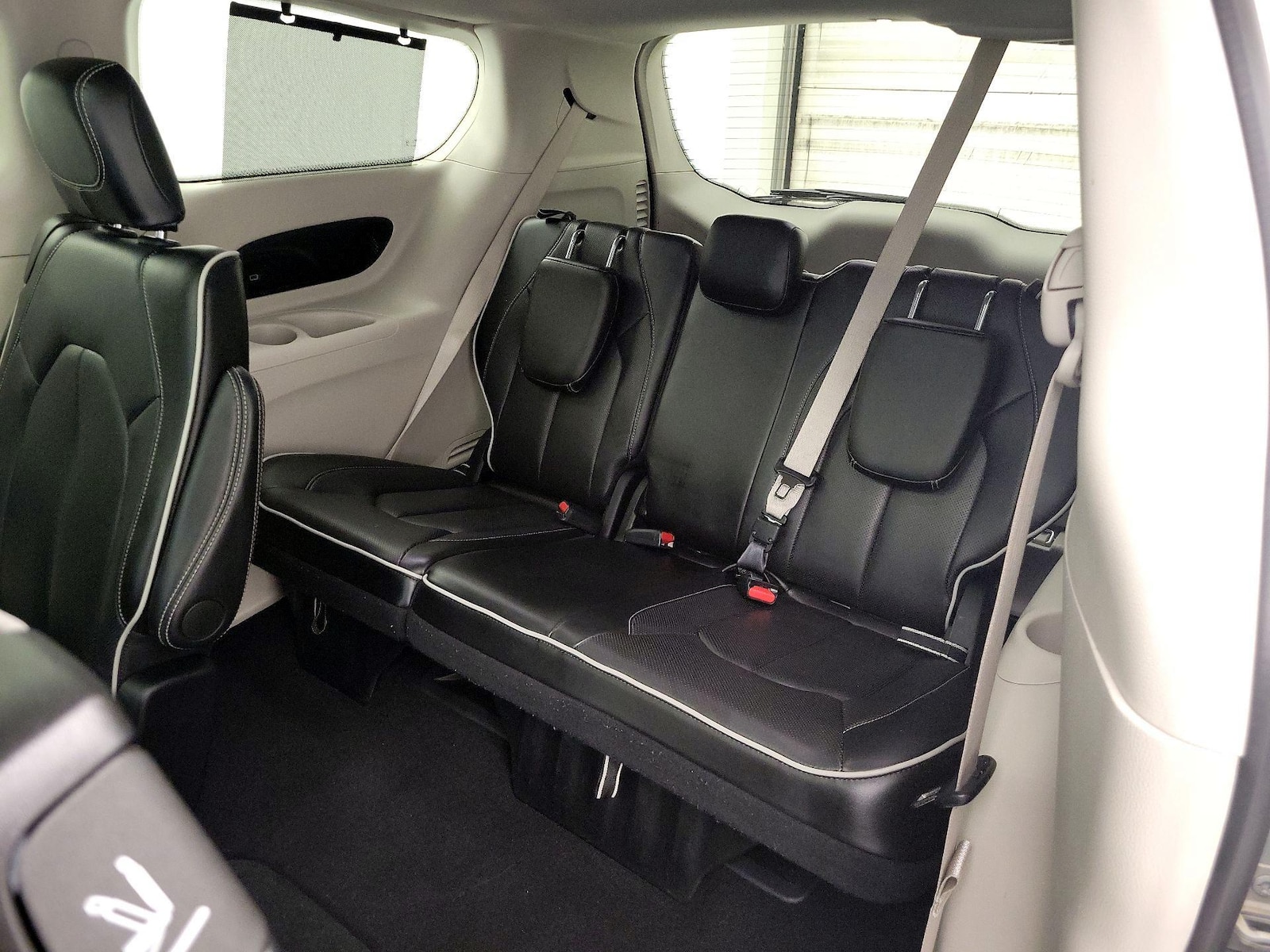 2024 Chrysler Pacifica Limited - Photo 23