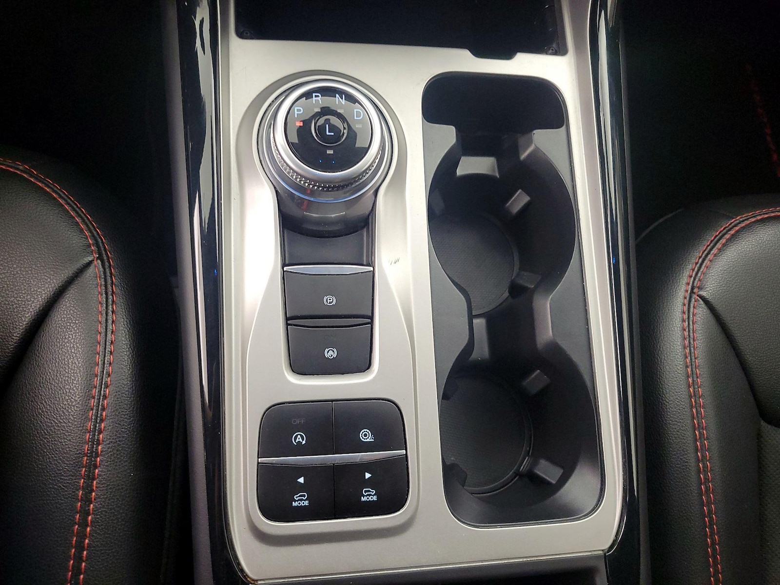 2023 Ford Explorer ST-LINE - Photo 19