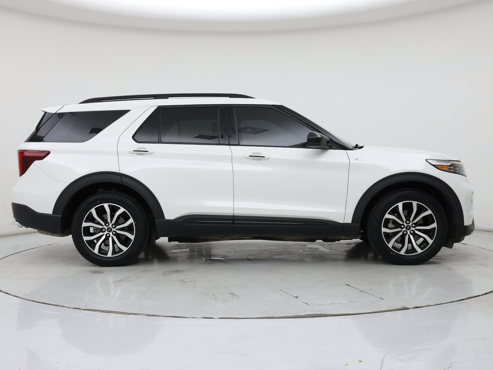 2023 Ford Explorer ST-LINE - Photo 8