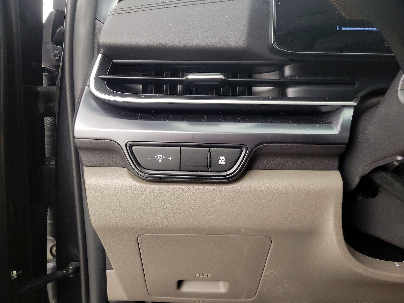 2025 Kia Carnival LXS - Photo 14