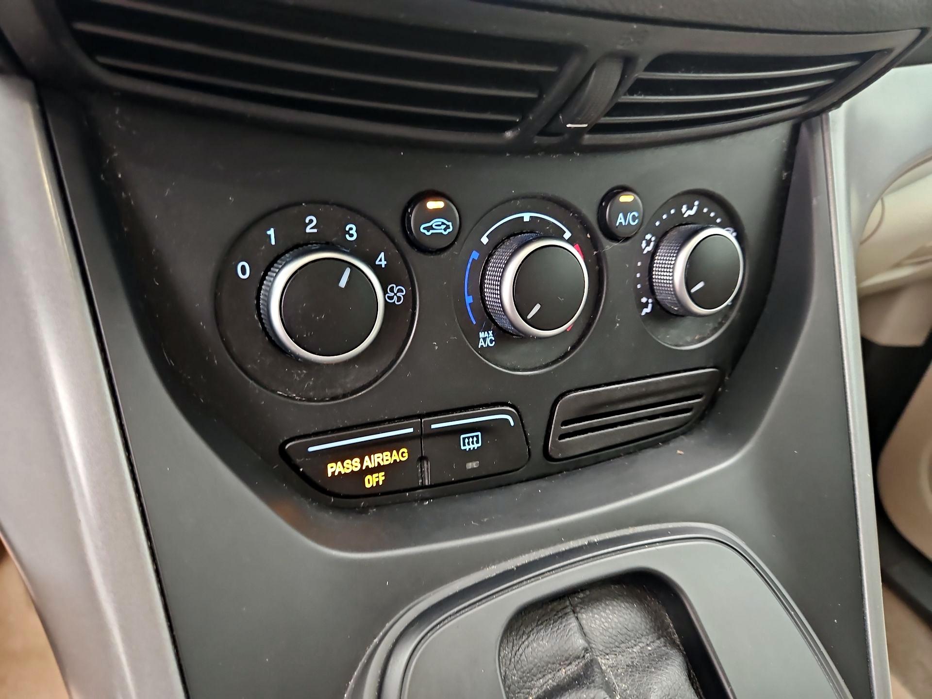 Thumbnail: 2015 Ford Escape - 16