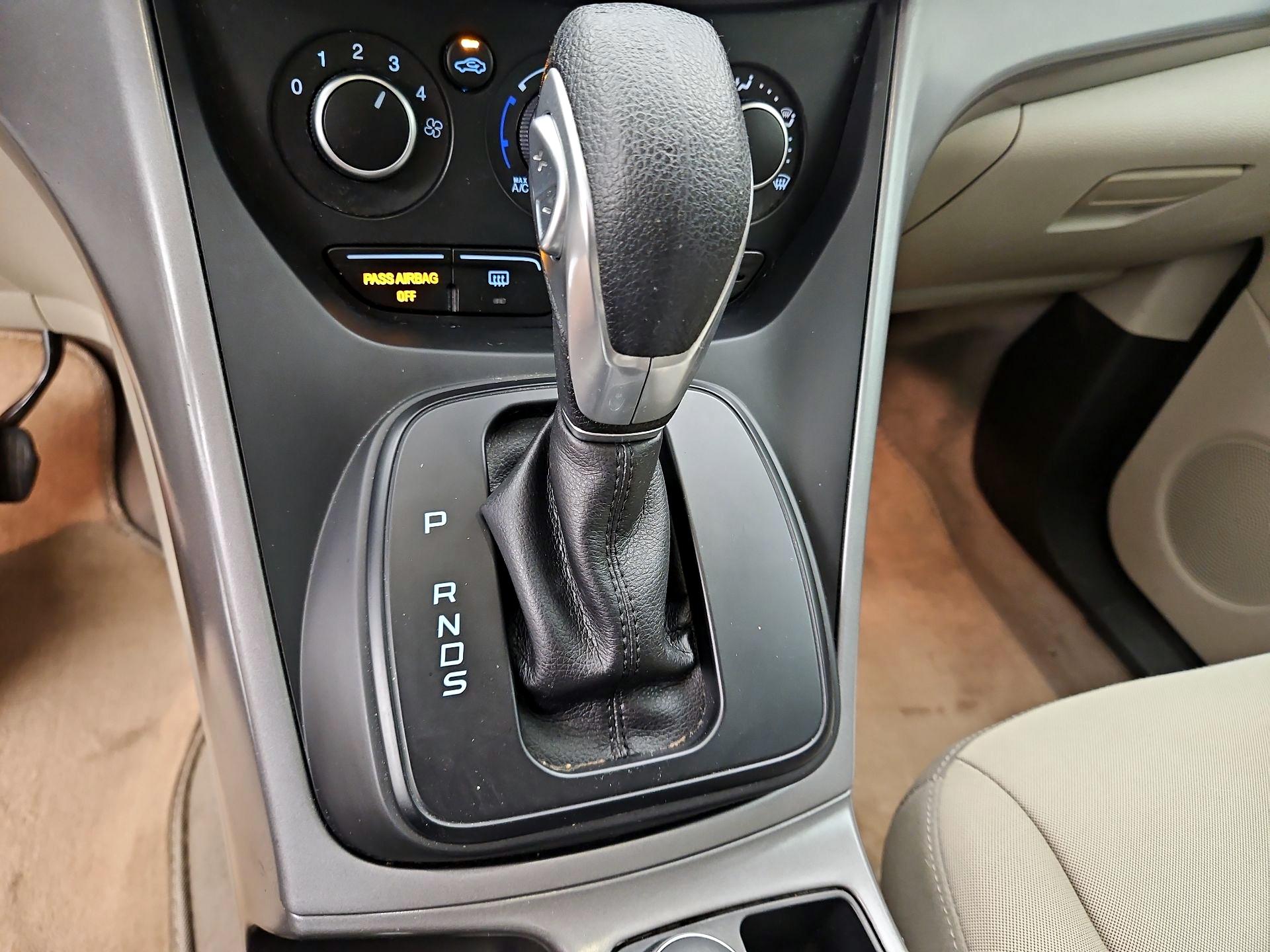 Thumbnail: 2015 Ford Escape - 17