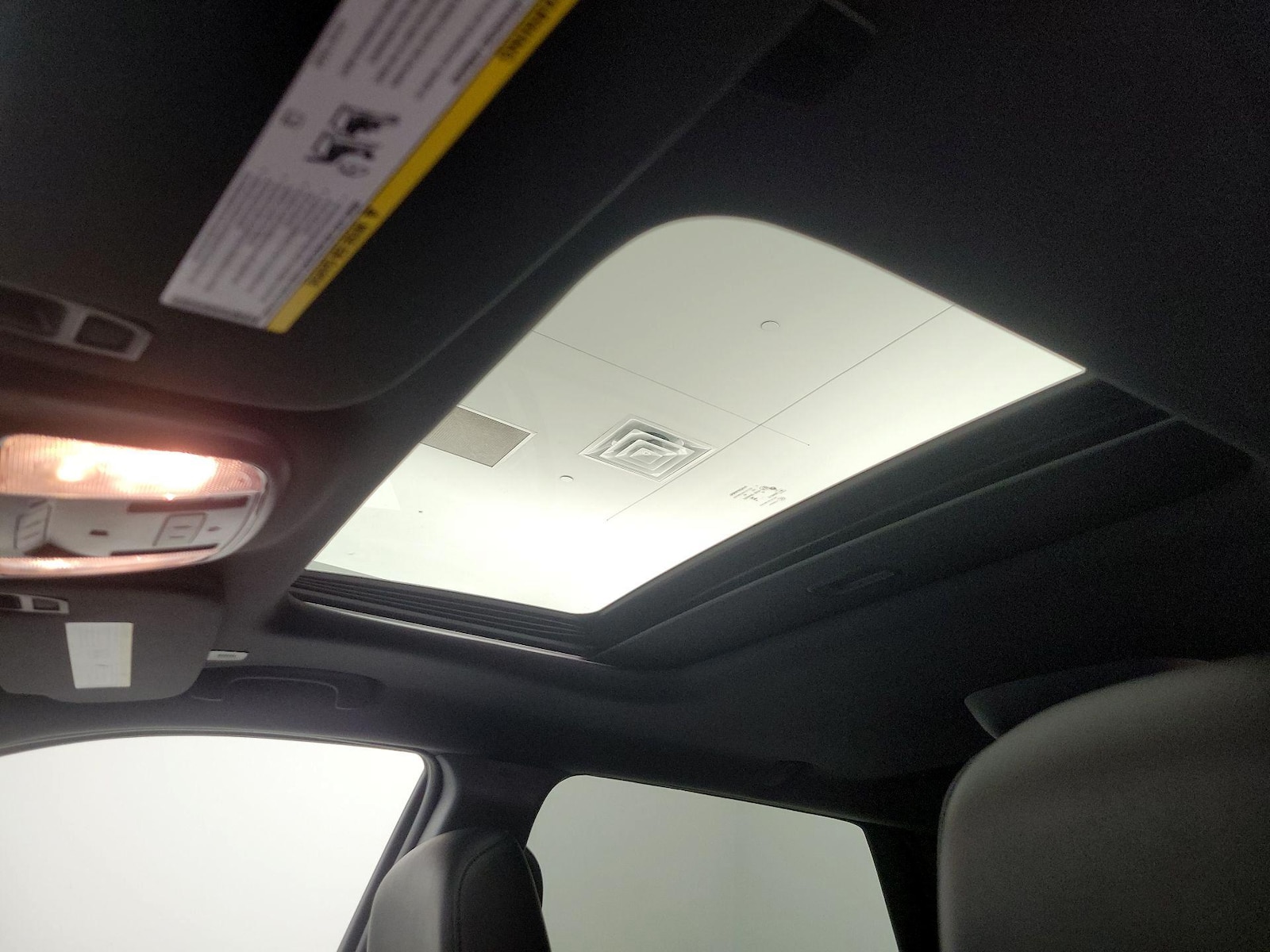 Sunroof(s) & Overhead Airbags