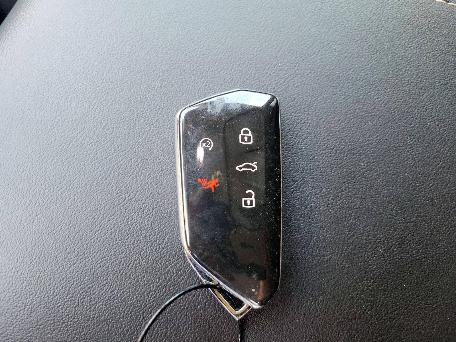 2025 Volkswagen Atlas SE w/Tech - Photo 25