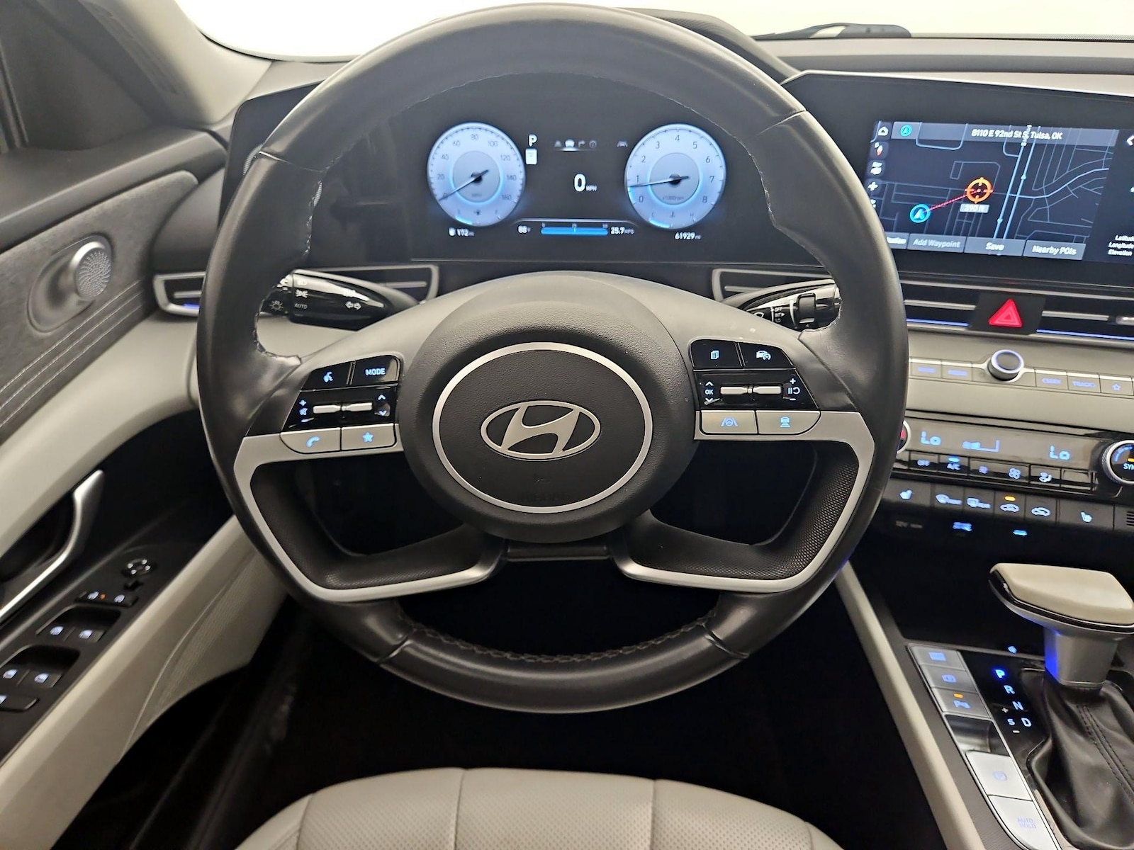 2024 Hyundai Elantra Limited - Photo 11