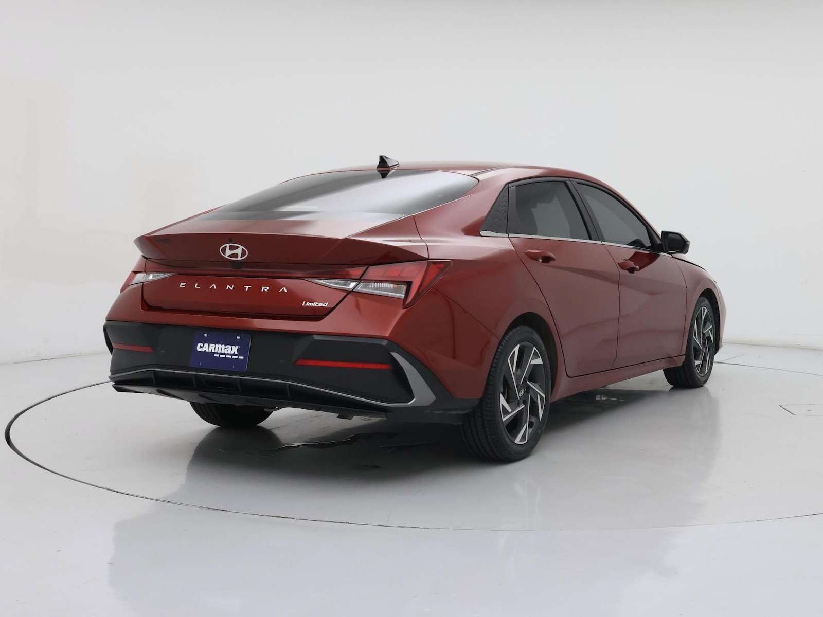 2024 Hyundai Elantra Limited - Photo 9