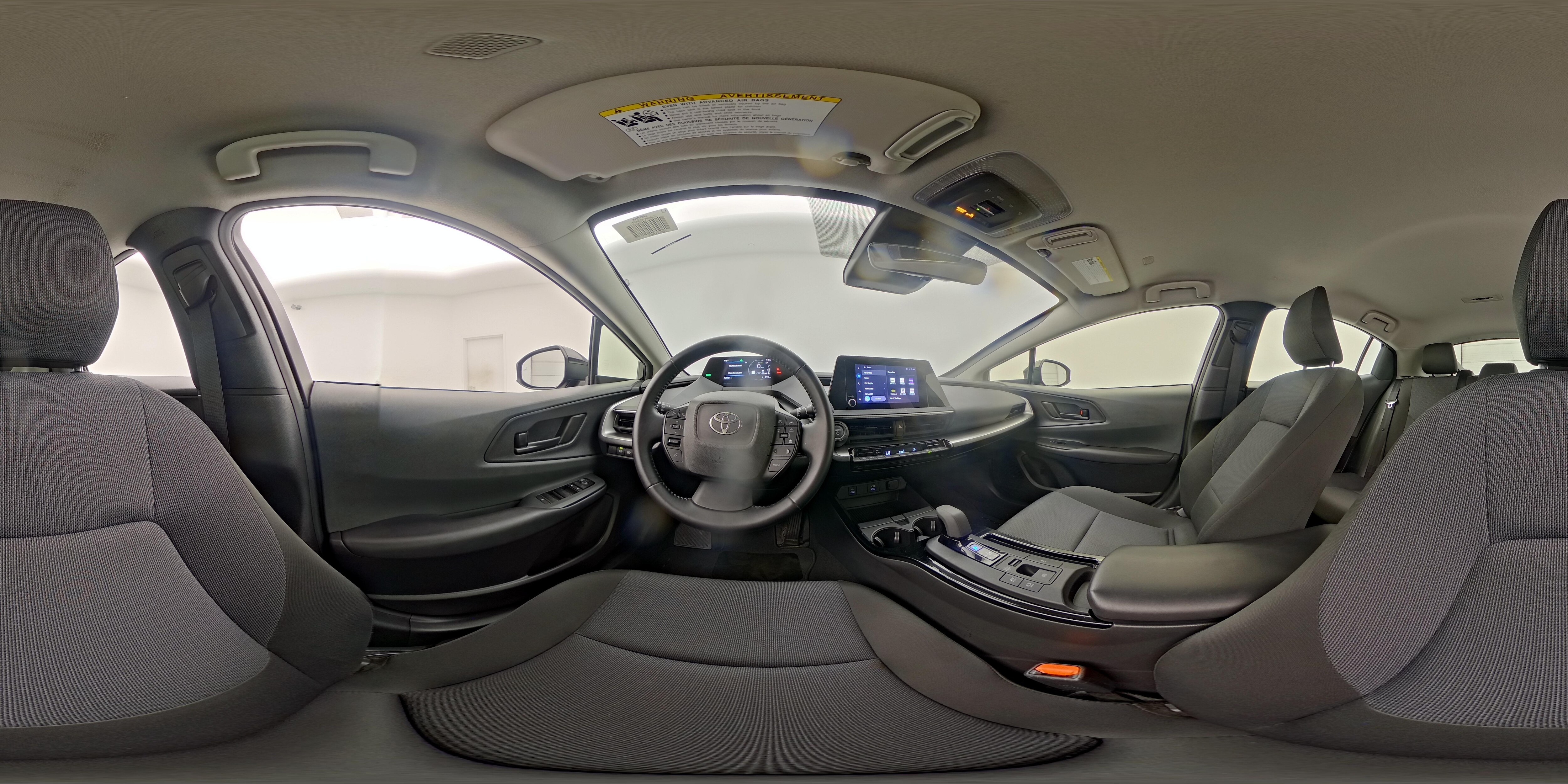 2025 Toyota Prius LE - Photo 26